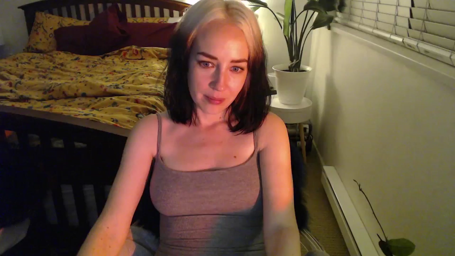 Gallery image thumbnail from NahlaHoney's myfreecams stream on, 10/21/2024, 03:24 image 12 of 20