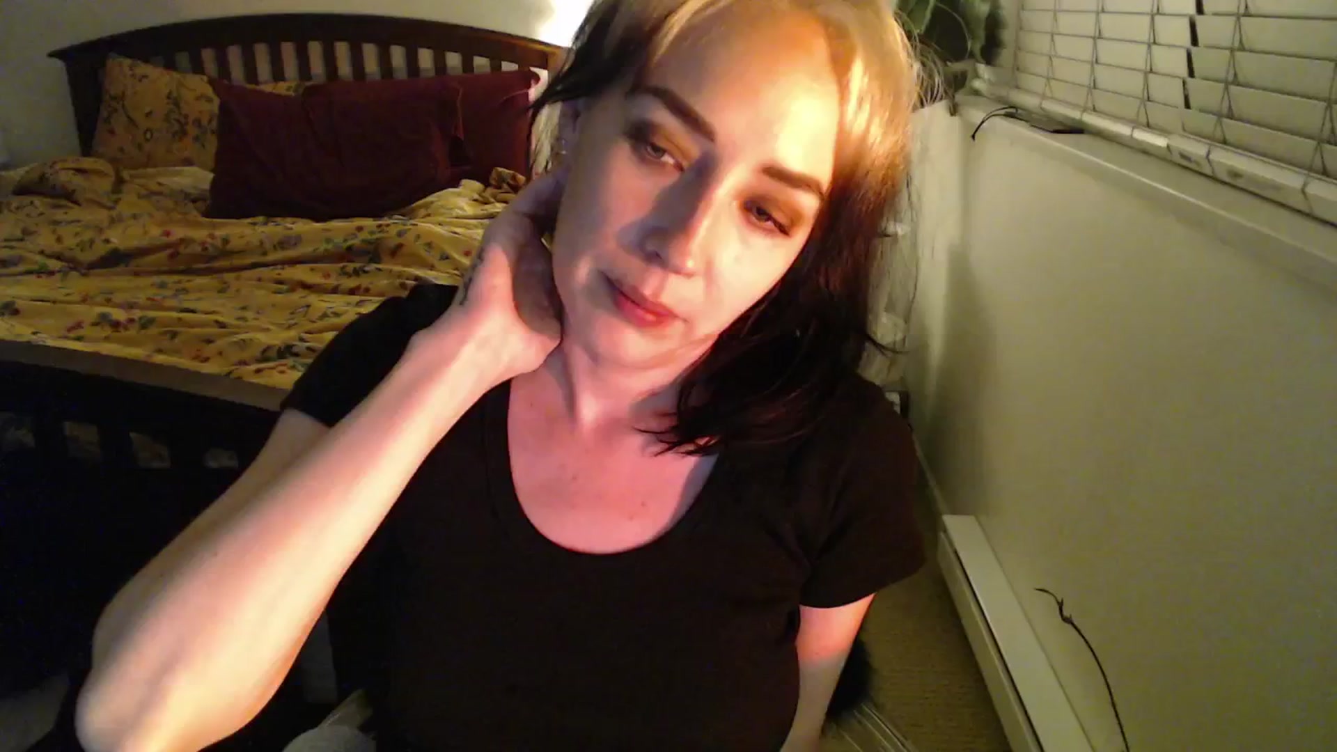 Gallery image thumbnail from NahlaHoney's myfreecams stream on, 10/23/2024, 03:36 image 13 of 20