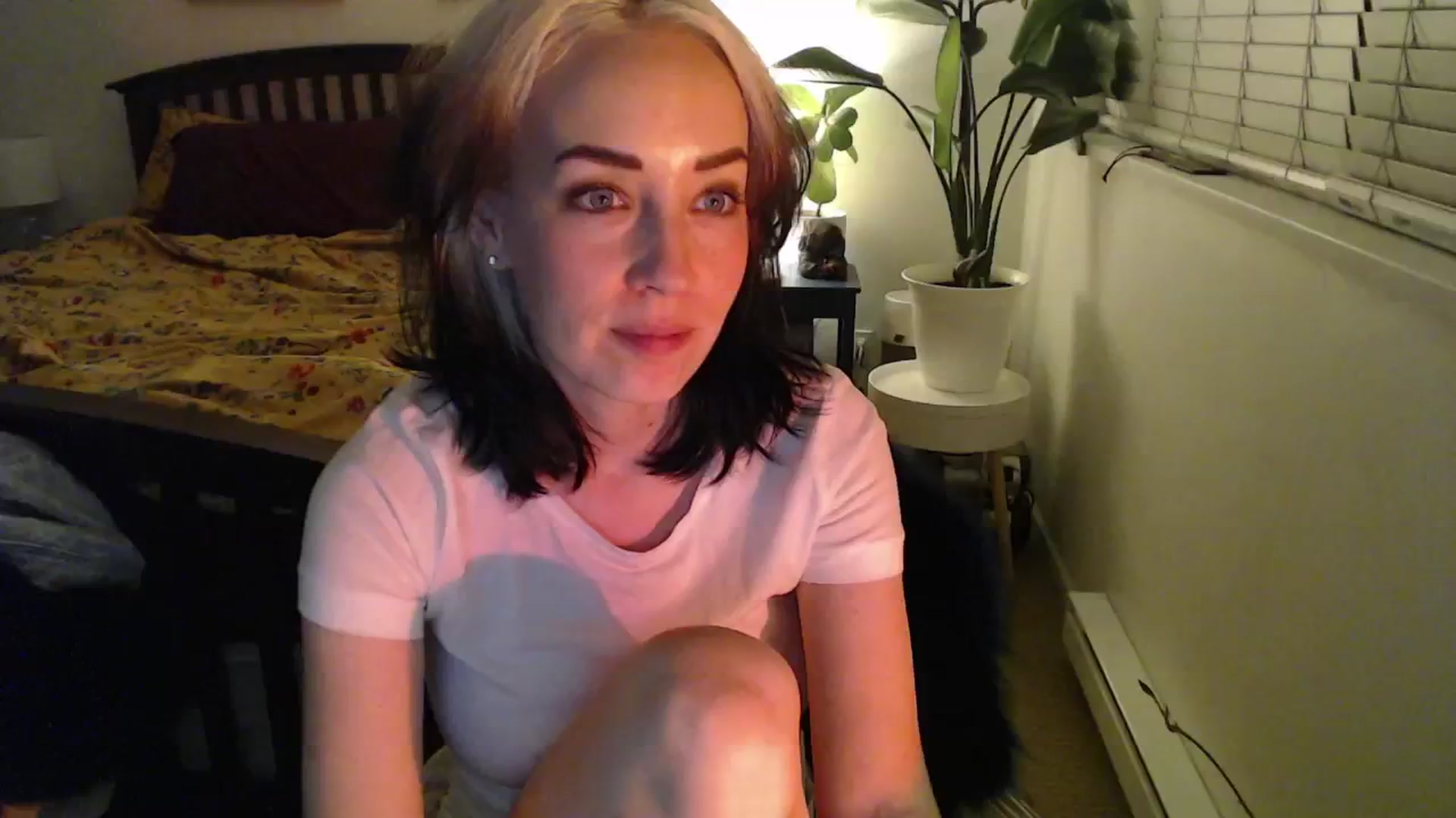Gallery image thumbnail from NahlaHoney's myfreecams stream on, 10/29/2024, 03:00 image 13 of 20