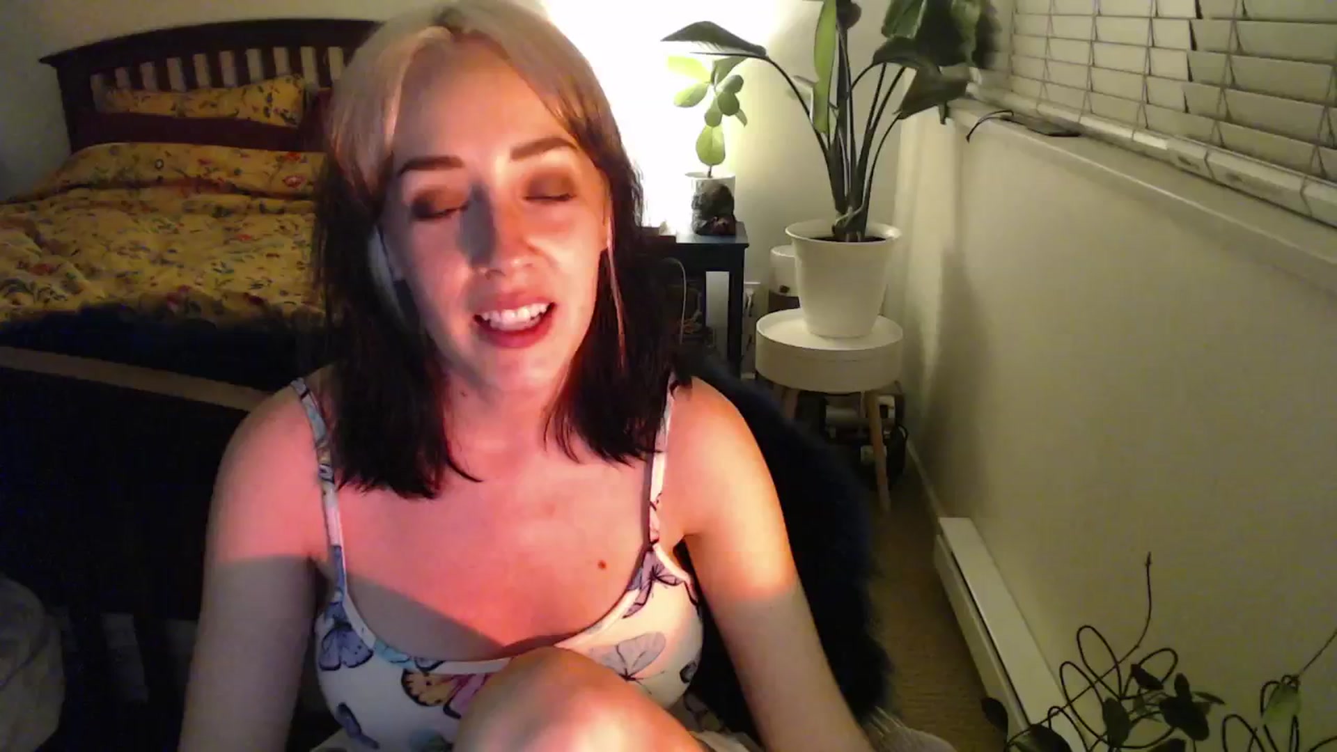 Gallery image thumbnail from NahlaHoney's myfreecams stream on, 11/06/2024, 03:49 image 12 of 20