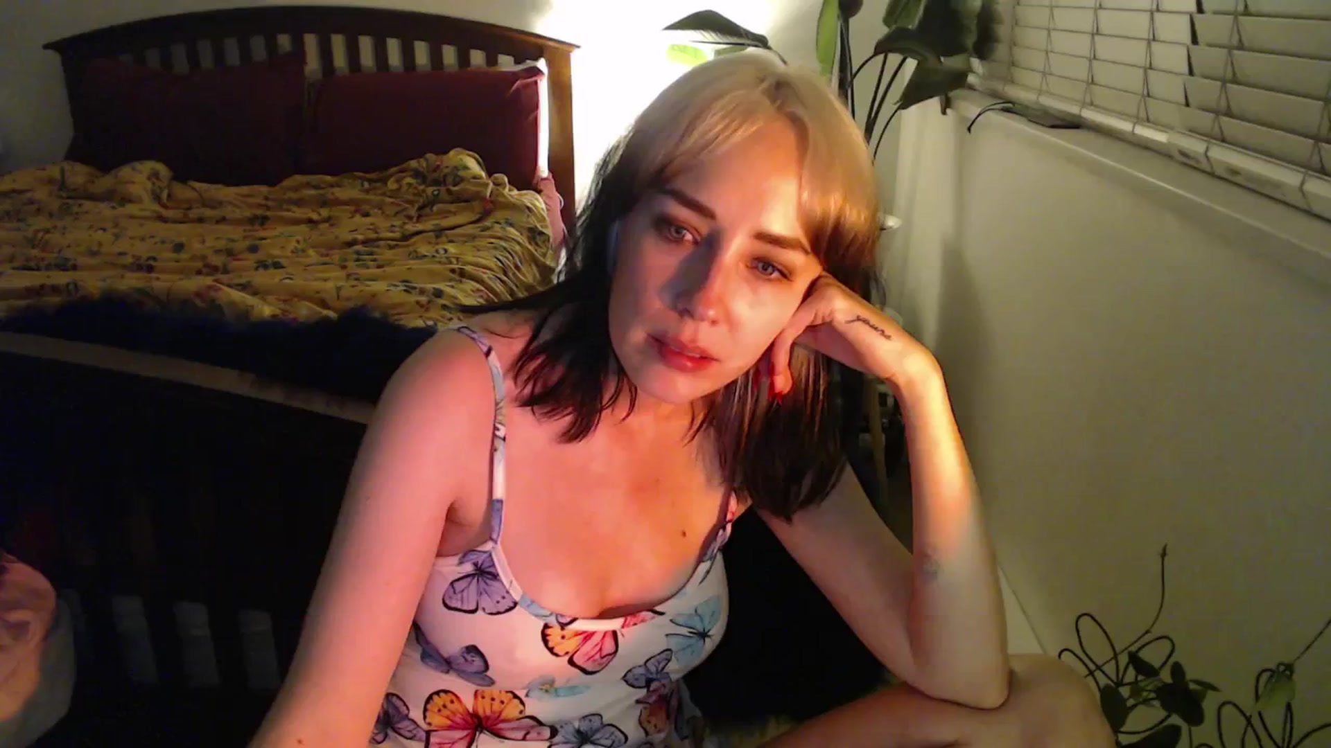 Gallery image thumbnail from NahlaHoney's myfreecams stream on, 11/06/2024, 06:01 image 12 of 20