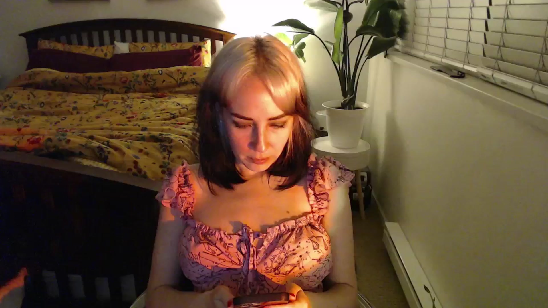 Gallery image thumbnail from NahlaHoney's myfreecams stream on, 11/17/2024, 05:08 image 16 of 20