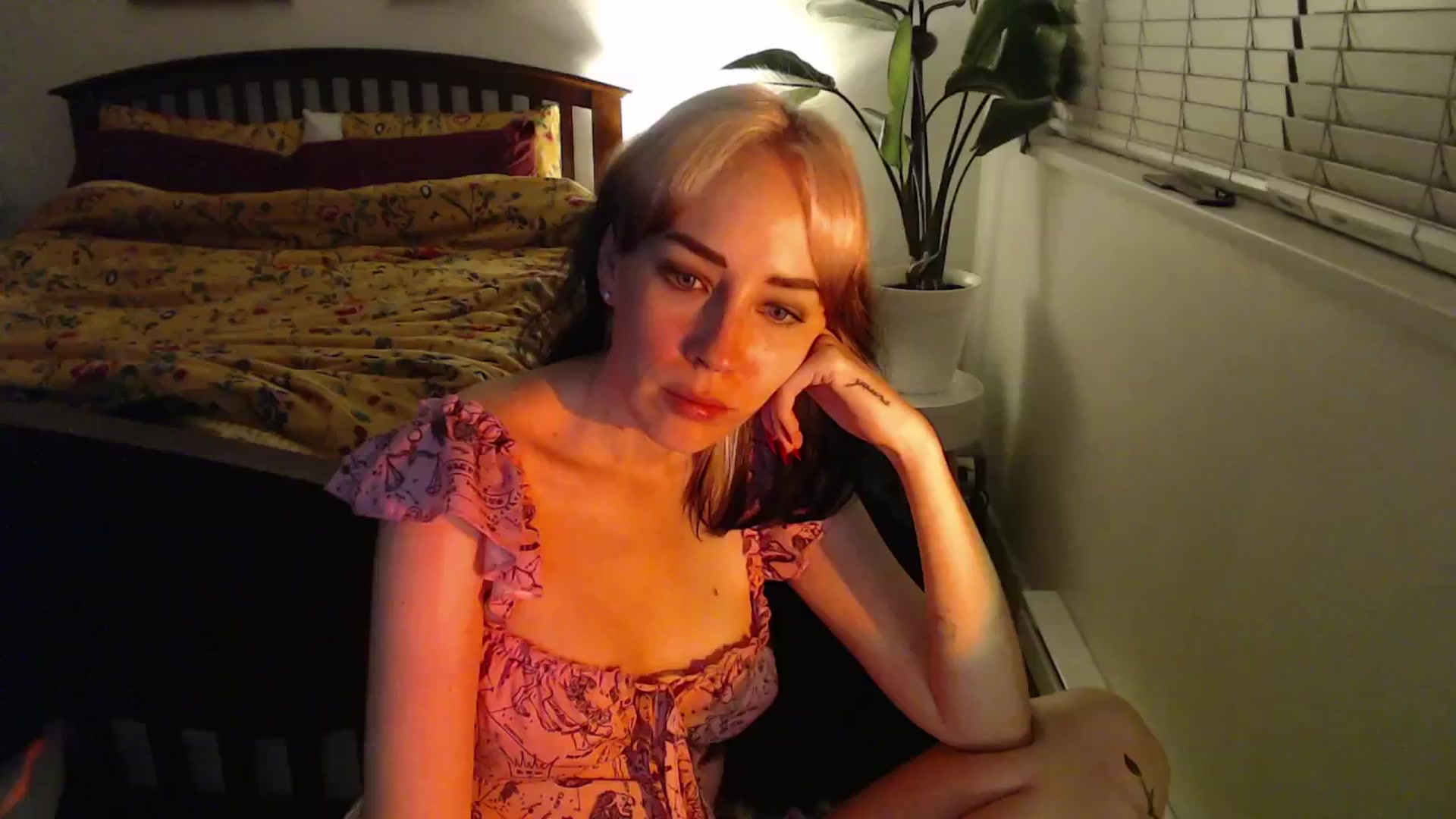 Gallery image thumbnail from NahlaHoney's myfreecams stream on, 11/17/2024, 05:08 image 11 of 20