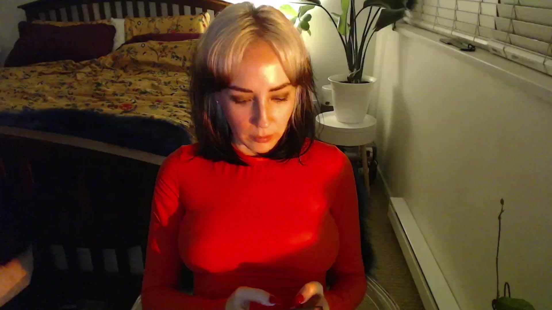 Gallery image thumbnail from NahlaHoney's myfreecams stream on, 11/18/2024, 06:03 image 7 of 20