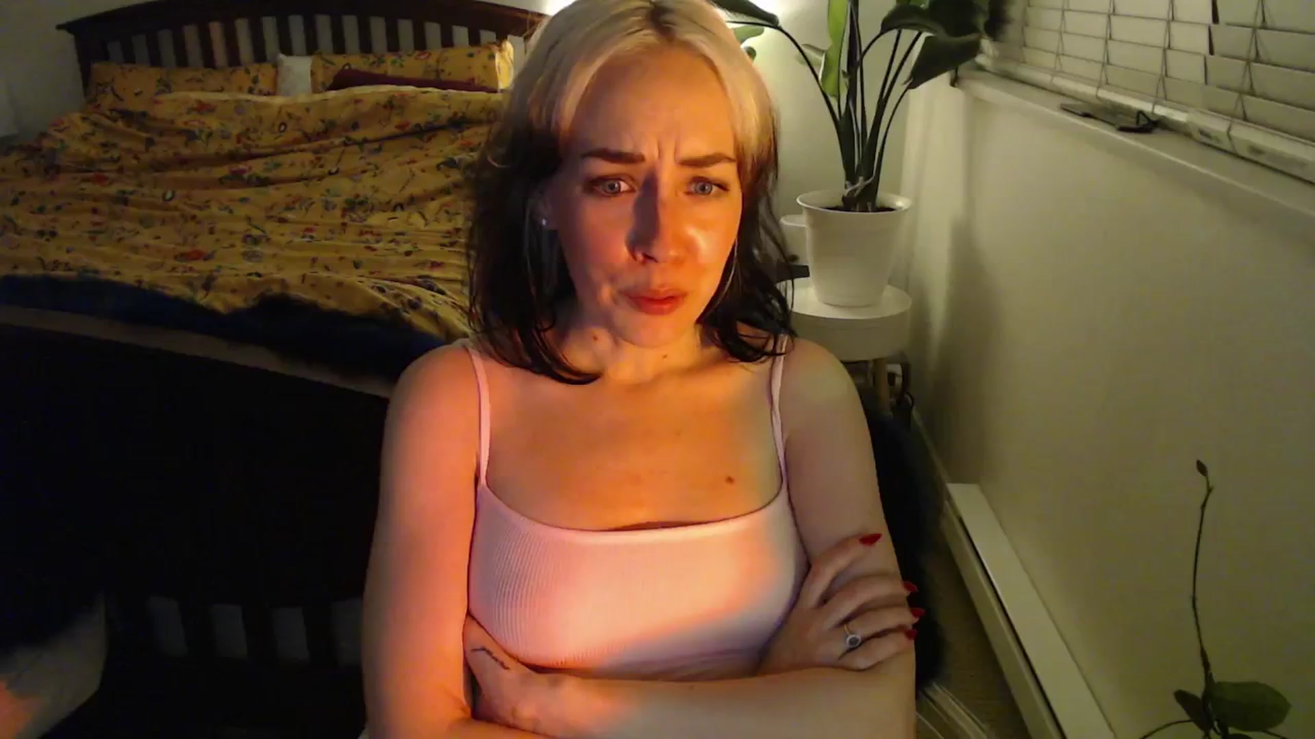 Gallery image thumbnail from NahlaHoney's myfreecams stream on, 11/19/2024, 04:57 image 8 of 20