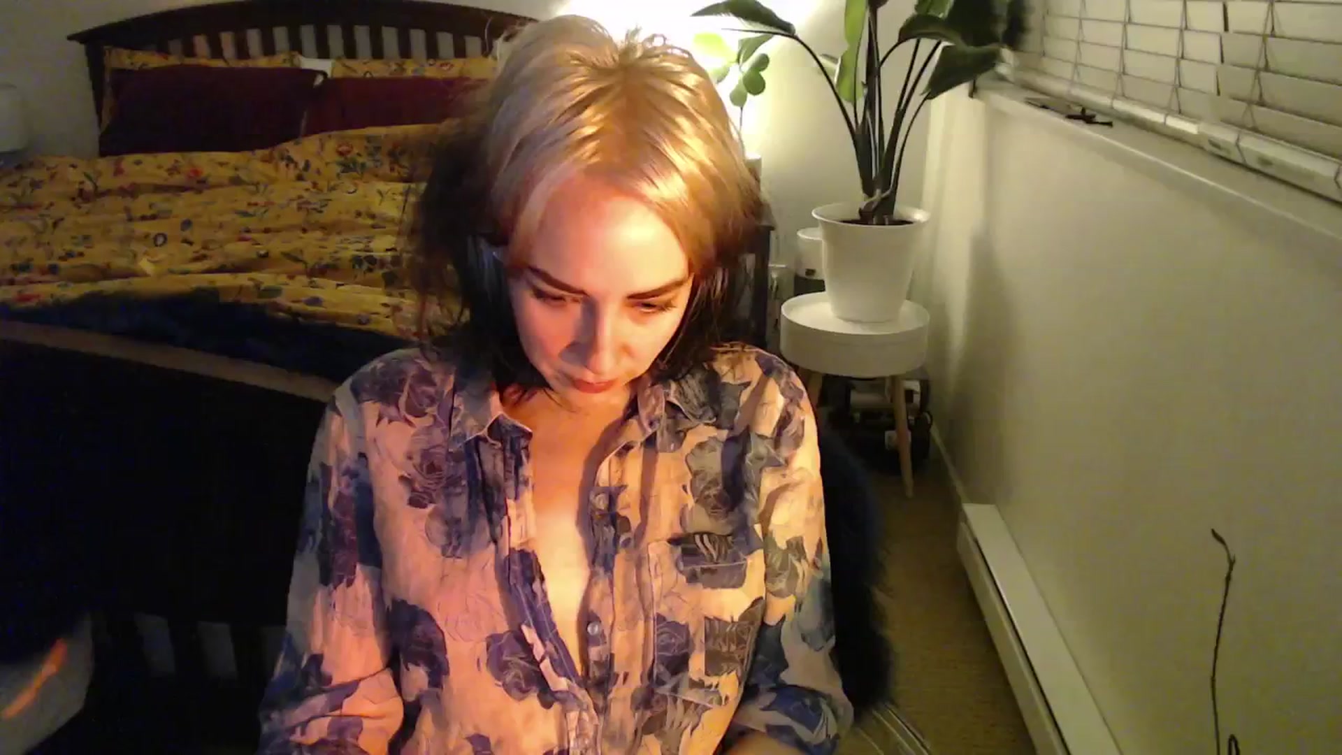 Gallery image thumbnail from NahlaHoney's myfreecams stream on, 11/25/2024, 05:55 image 4 of 20