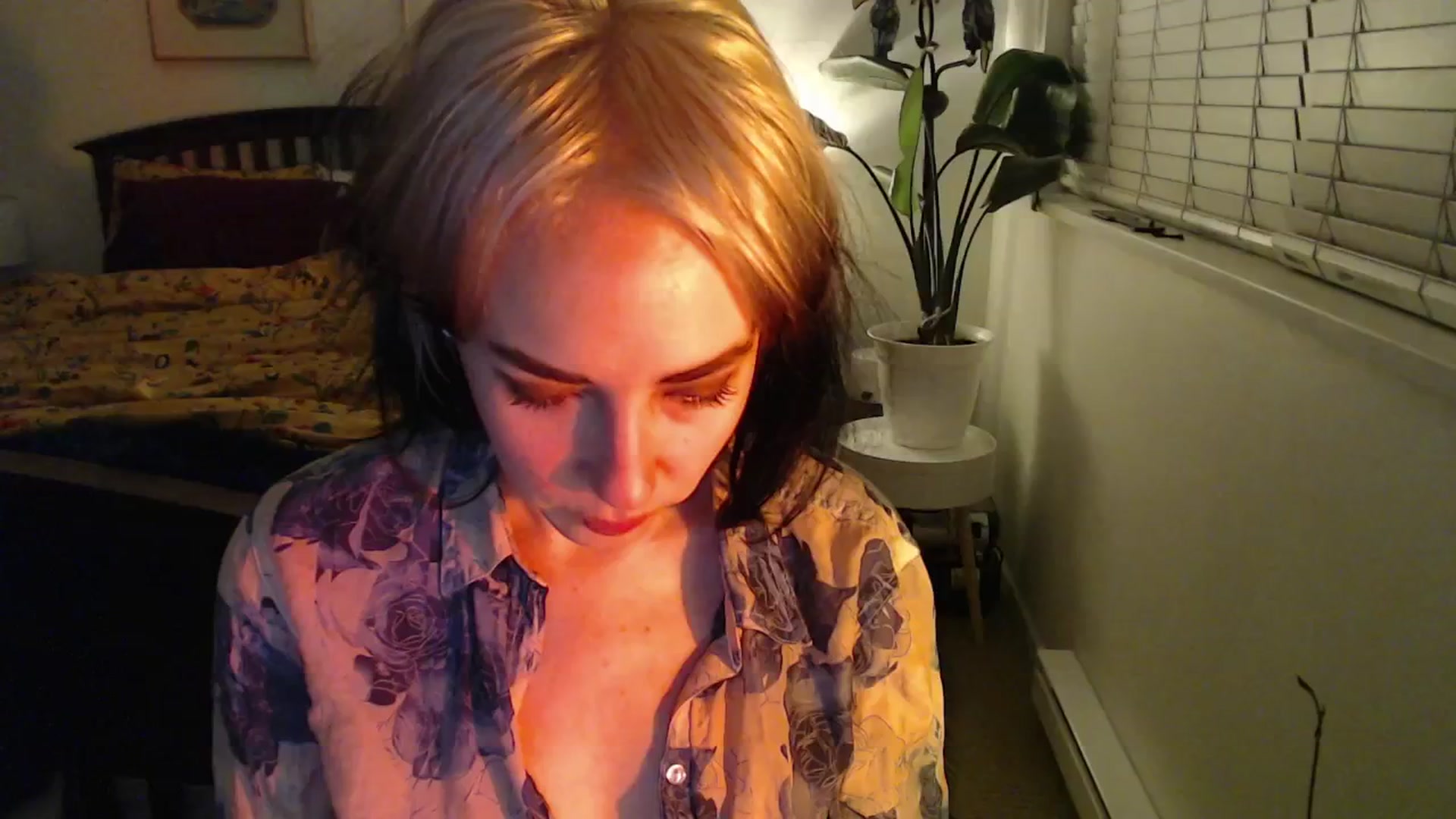 Gallery image thumbnail from NahlaHoney's myfreecams stream on, 11/25/2024, 05:55 image 12 of 20
