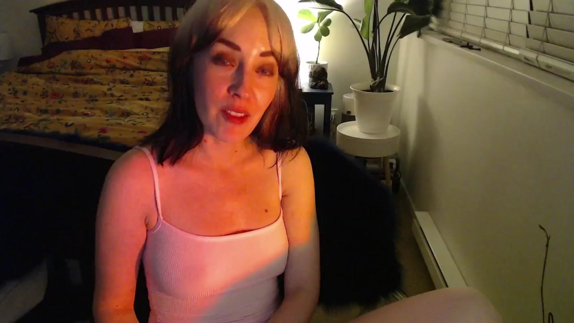 Gallery image thumbnail from NahlaHoney's myfreecams stream on, 11/26/2024, 04:54 image 9 of 20