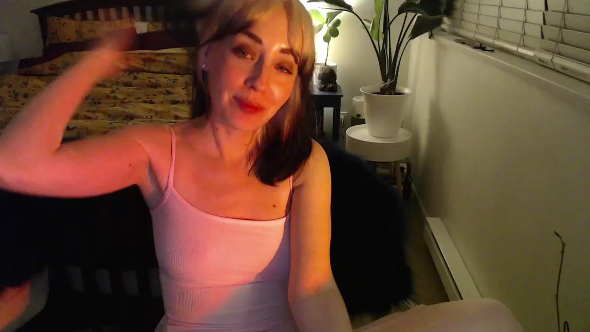 Gallery image thumbnail from NahlaHoney's myfreecams stream on, 11/26/2024, 04:54 image 12 of 20