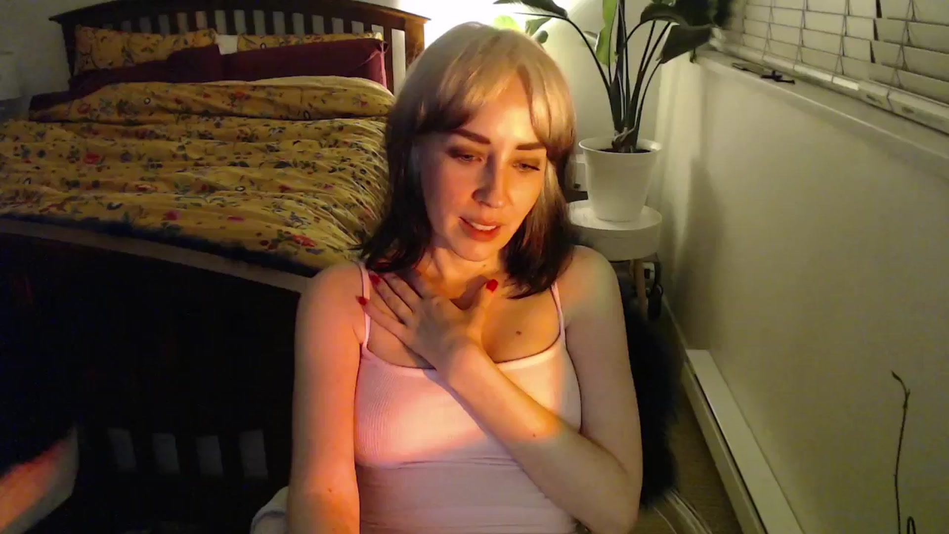 Gallery image thumbnail from NahlaHoney's myfreecams stream on, 11/26/2024, 04:54 image 14 of 20