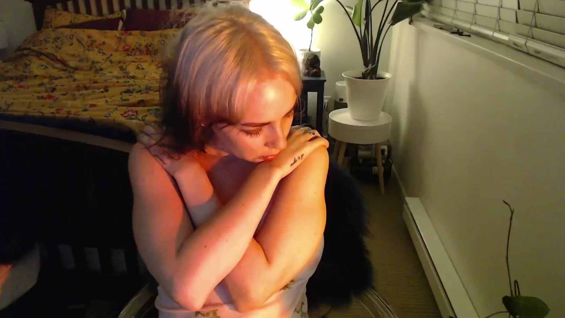 Gallery image thumbnail from NahlaHoney's myfreecams stream on, 11/27/2024, 05:15 image 4 of 20