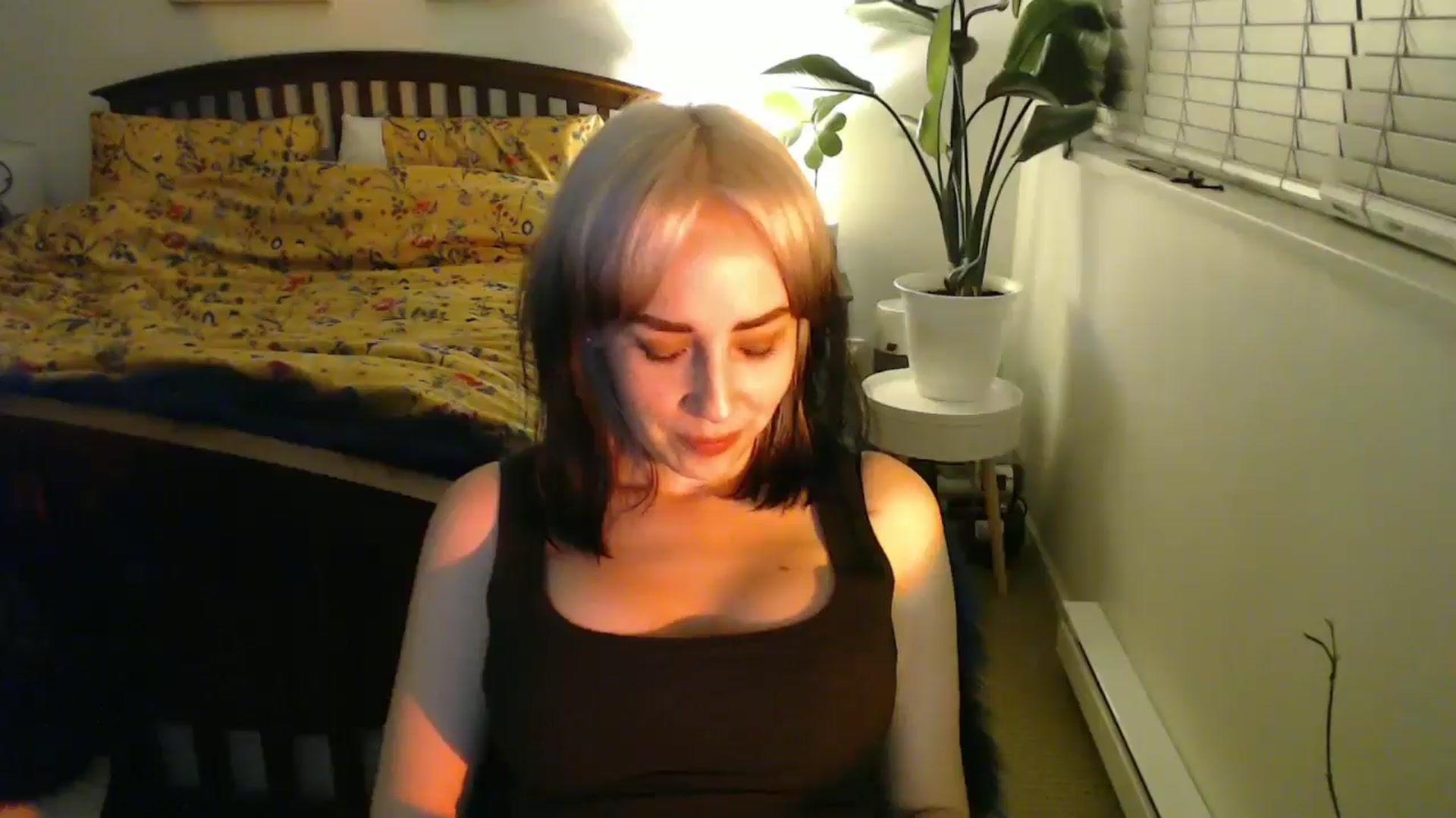 Gallery image thumbnail from NahlaHoney's myfreecams stream on, 12/03/2024, 02:40 image 15 of 20