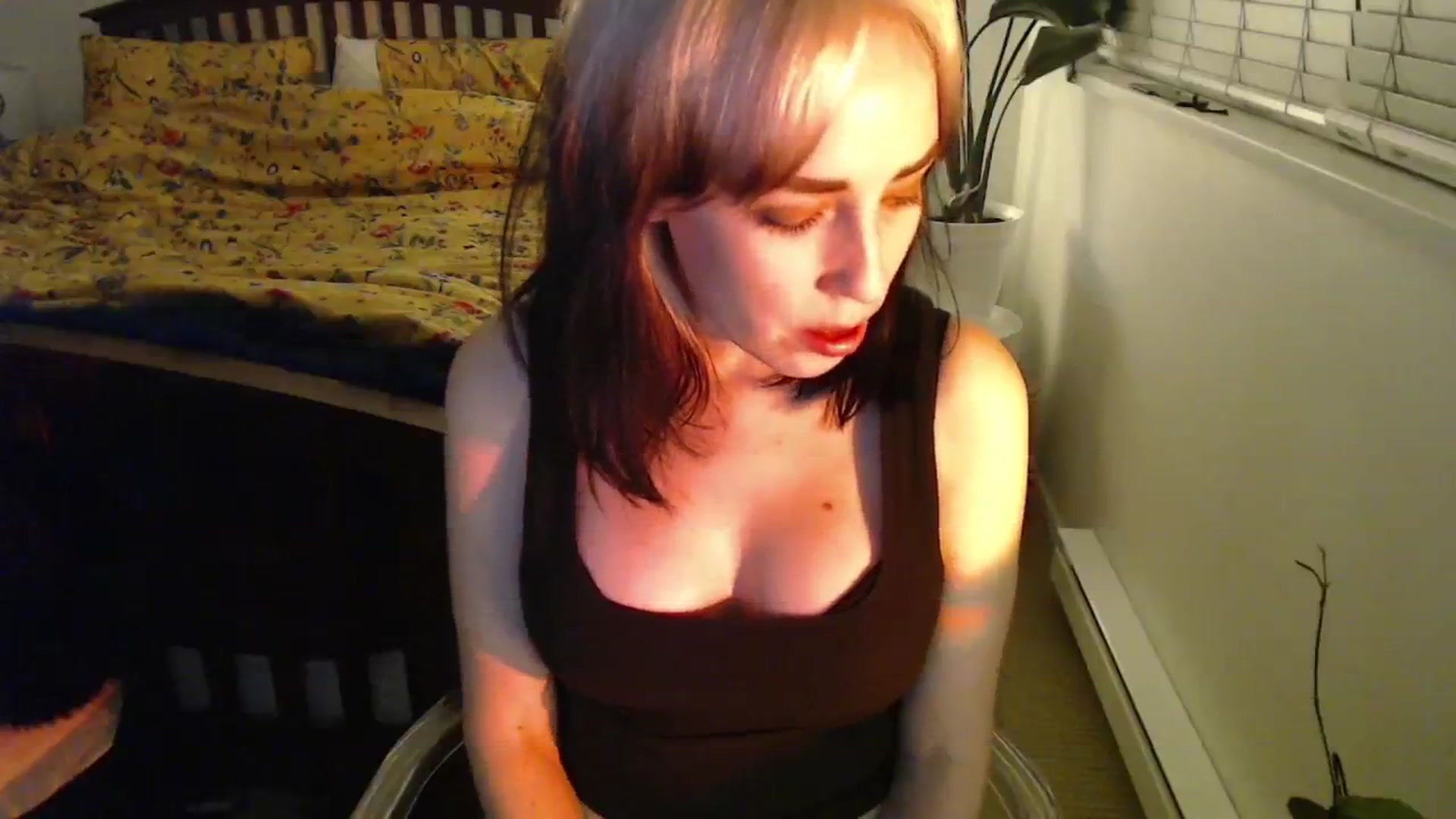 Gallery image thumbnail from NahlaHoney's myfreecams stream on, 12/03/2024, 03:49 image 9 of 20