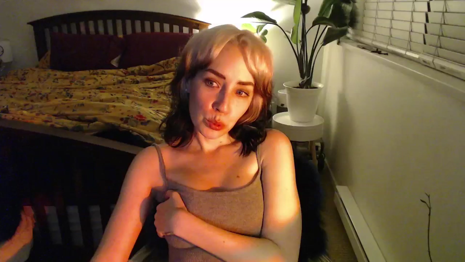 Gallery image thumbnail from NahlaHoney's myfreecams stream on, 12/09/2024, 05:30 image 20 of 20