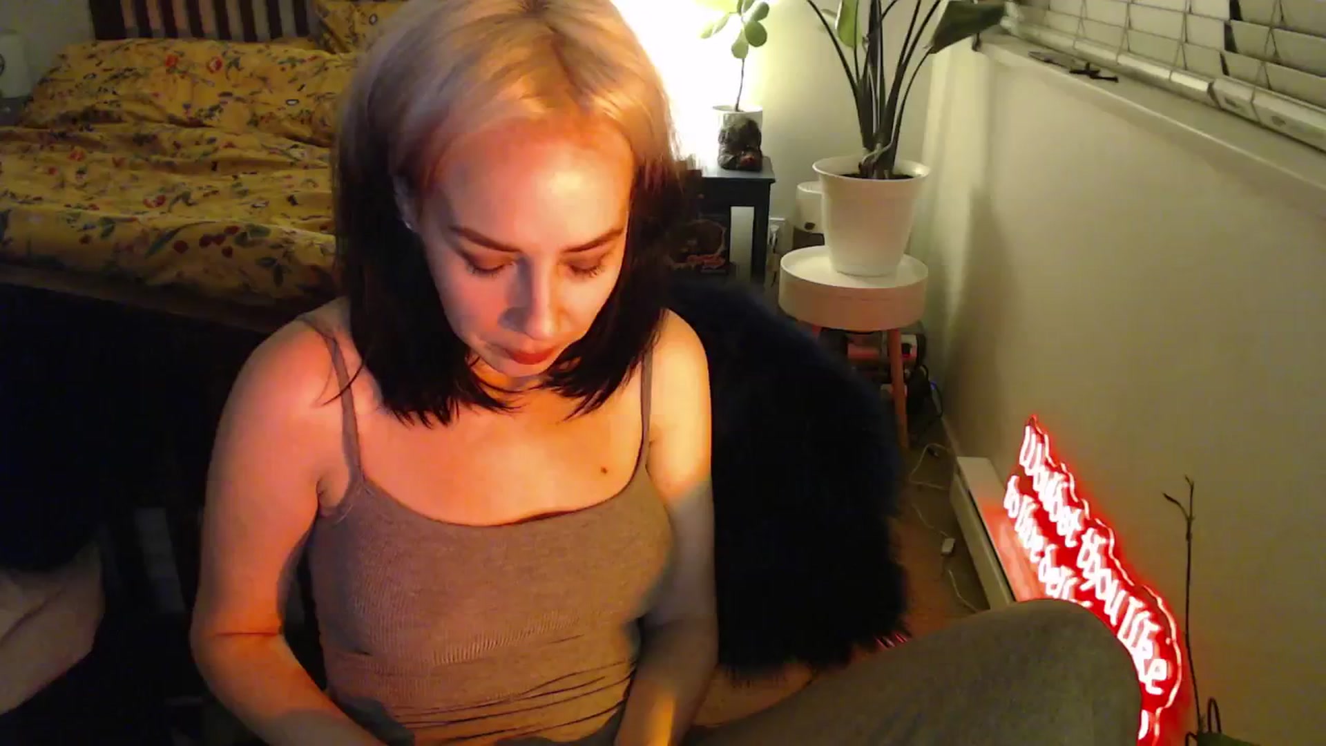 Gallery image thumbnail from NahlaHoney's myfreecams stream on, 12/11/2024, 03:25 image 7 of 20