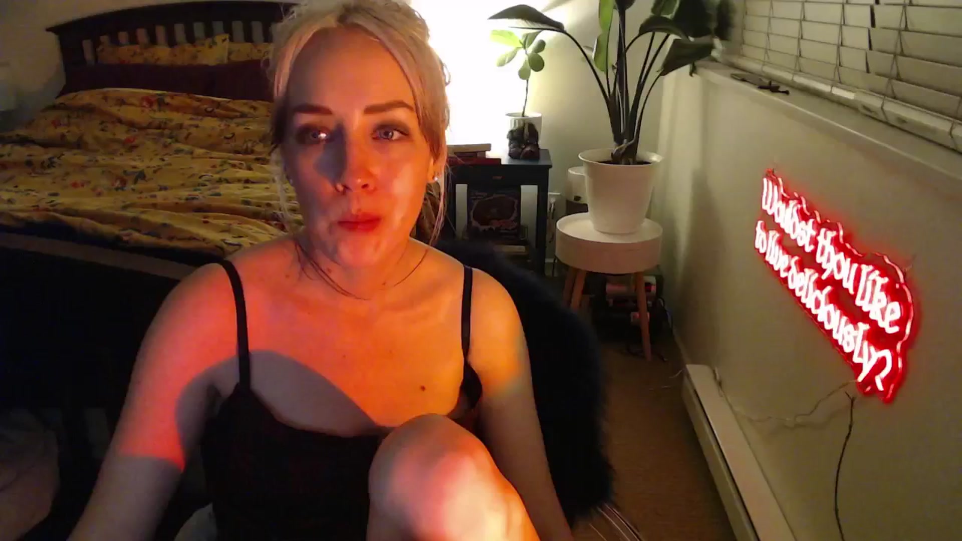 Gallery image thumbnail from NahlaHoney's myfreecams stream on, 12/13/2024, 06:02 image 10 of 20