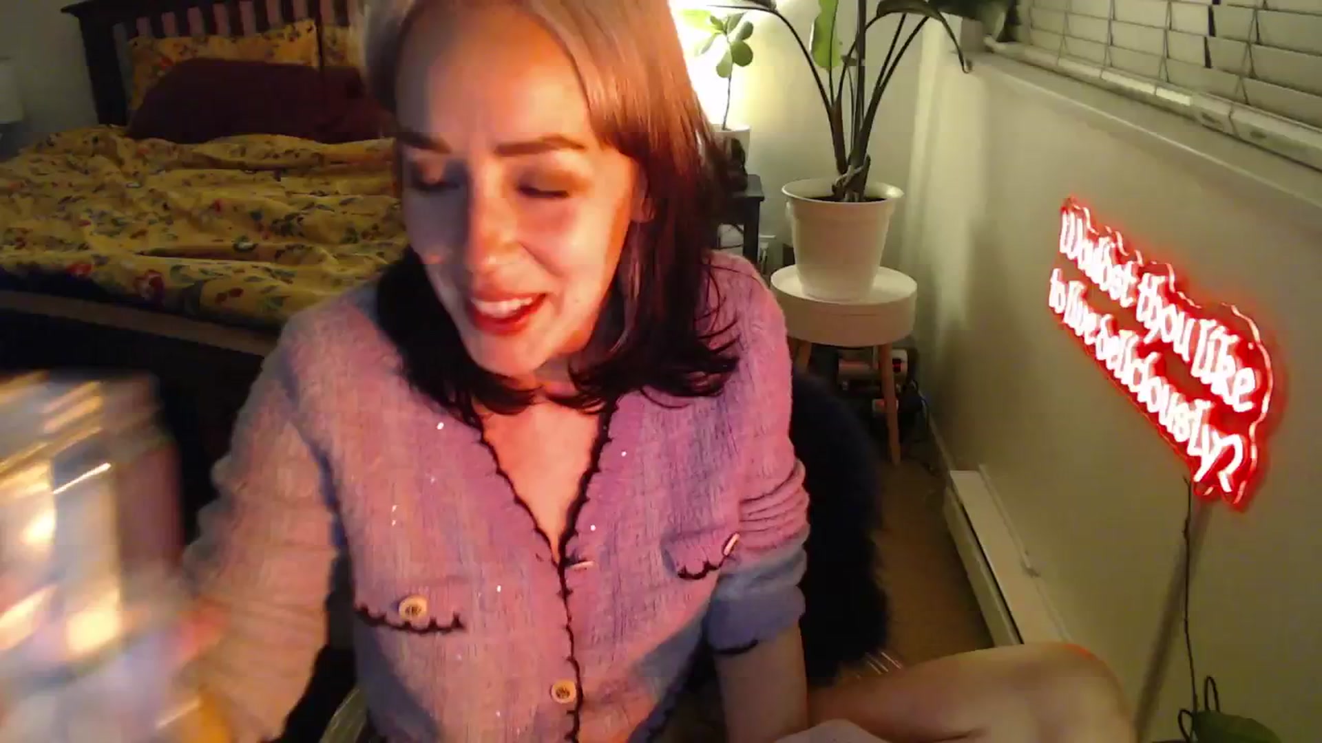 Gallery image thumbnail from NahlaHoney's myfreecams stream on, 12/17/2024, 04:50 image 8 of 20