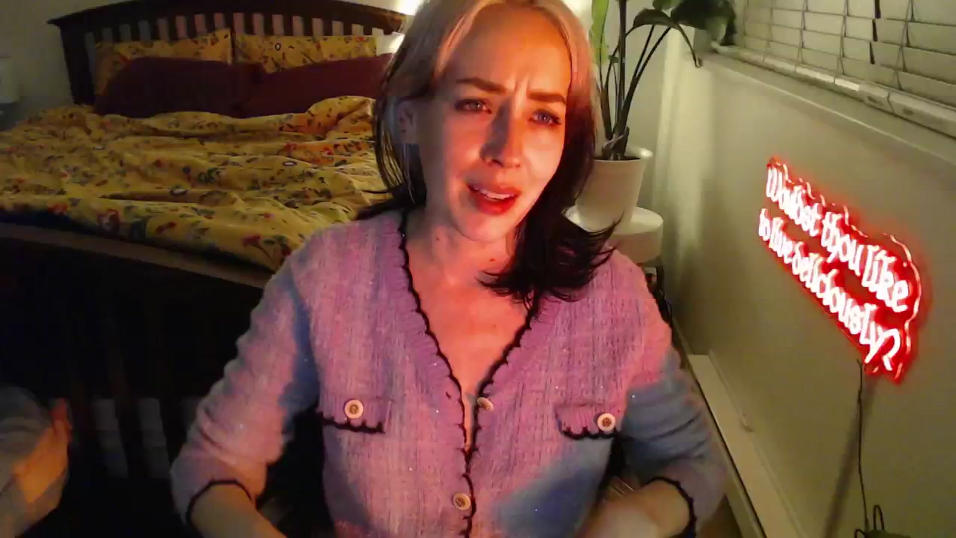 Gallery image thumbnail from NahlaHoney's myfreecams stream on, 12/17/2024, 04:50 image 13 of 20