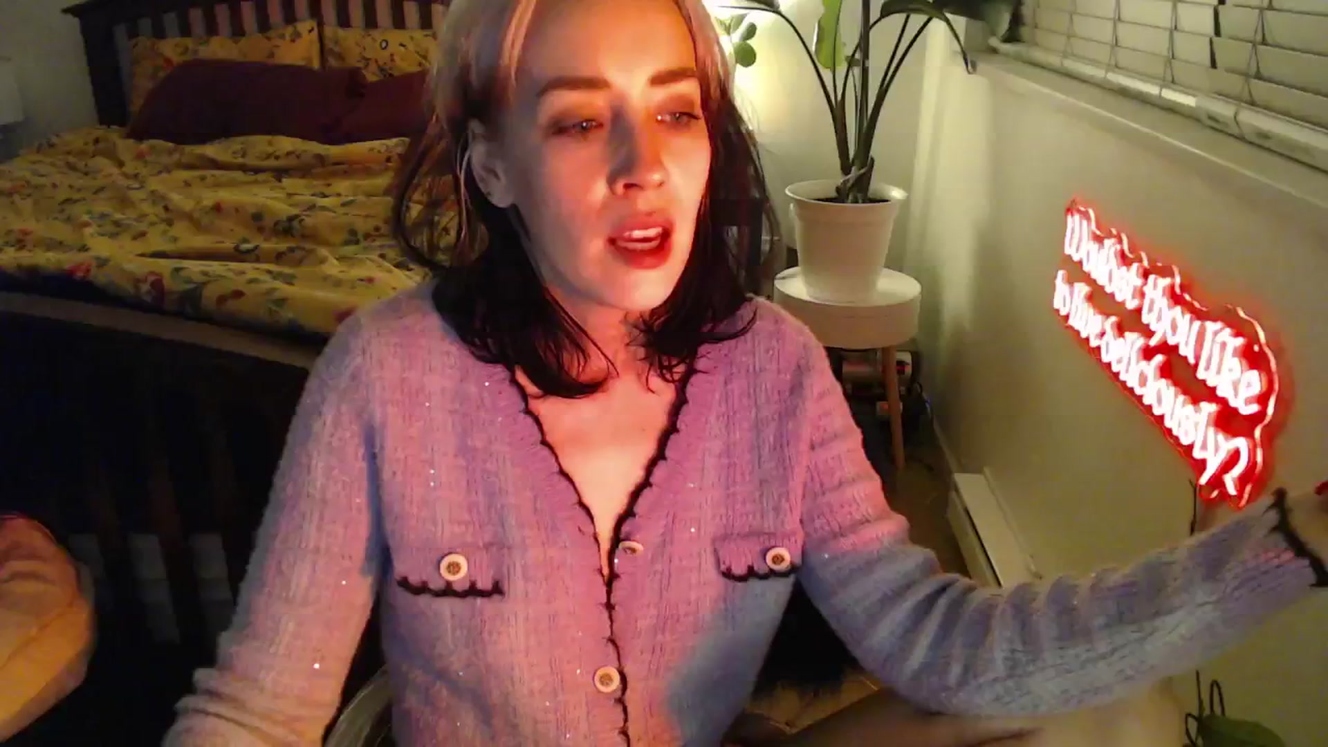 Gallery image thumbnail from NahlaHoney's myfreecams stream on, 12/17/2024, 04:50 image 4 of 20