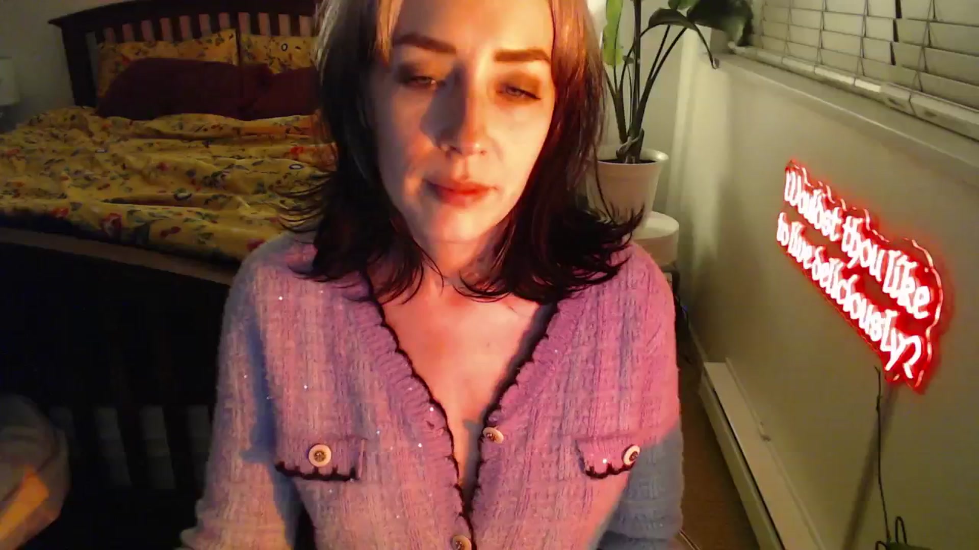 Gallery image thumbnail from NahlaHoney's myfreecams stream on, 12/17/2024, 04:50 image 17 of 20