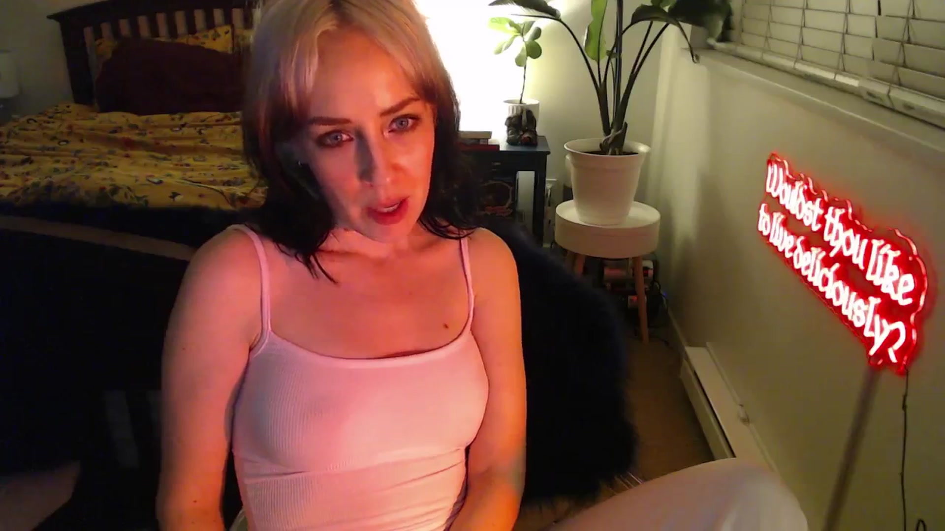 Gallery image thumbnail from NahlaHoney's myfreecams stream on, 12/18/2024, 05:39 image 13 of 20