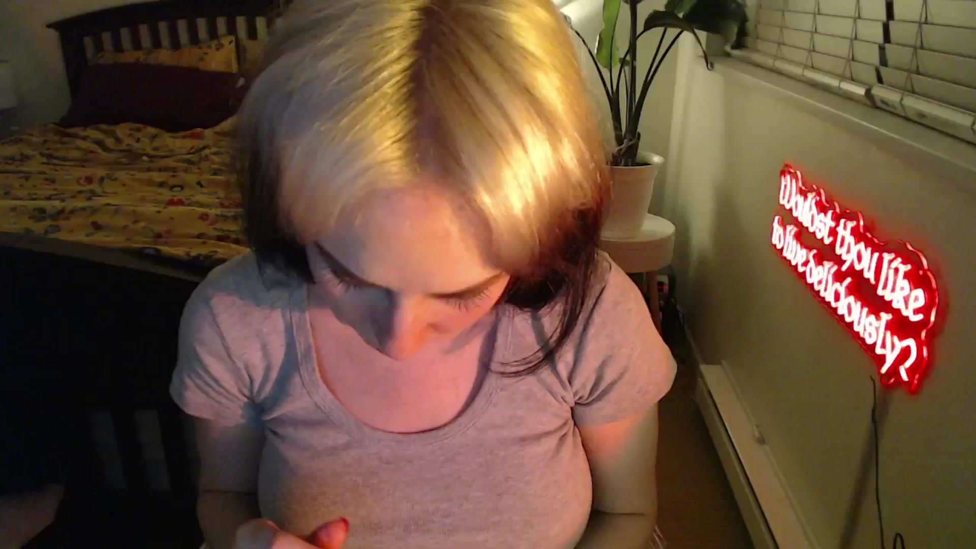 Gallery image thumbnail from NahlaHoney's myfreecams stream on, 12/19/2024, 03:55 image 11 of 20