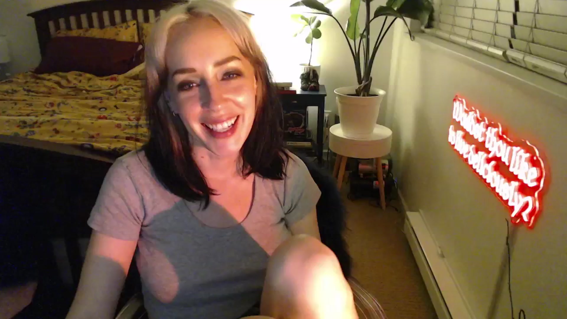 Gallery image thumbnail from NahlaHoney's myfreecams stream on, 12/19/2024, 03:55 image 15 of 20