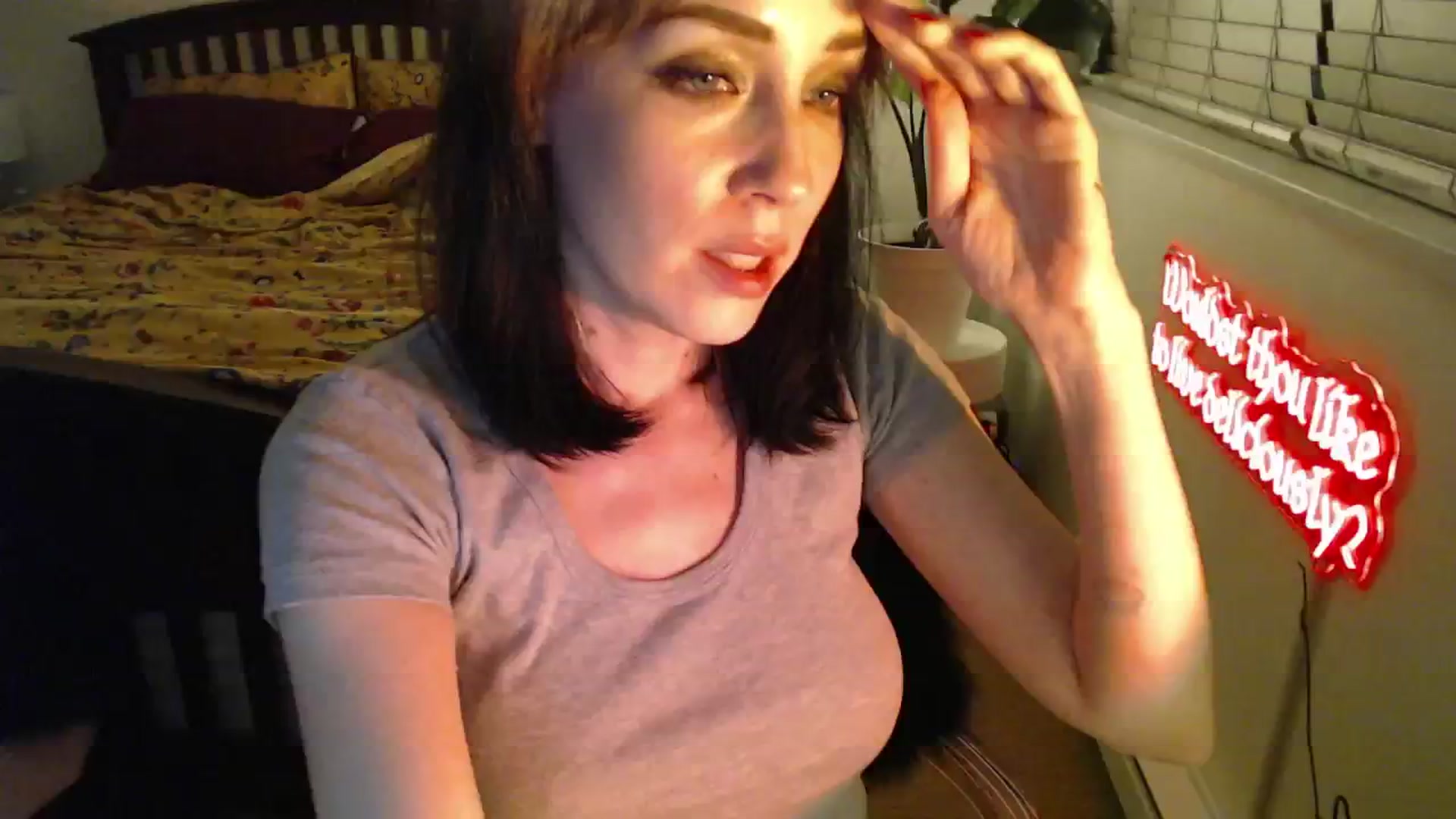 Gallery image thumbnail from NahlaHoney's myfreecams stream on, 12/19/2024, 03:55 image 8 of 20