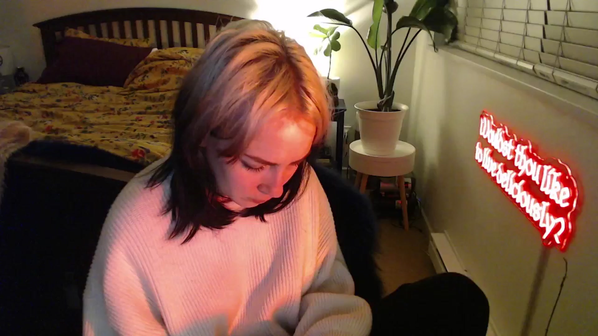 Gallery image thumbnail from NahlaHoney's myfreecams stream on, 12/28/2024, 05:28 image 8 of 20