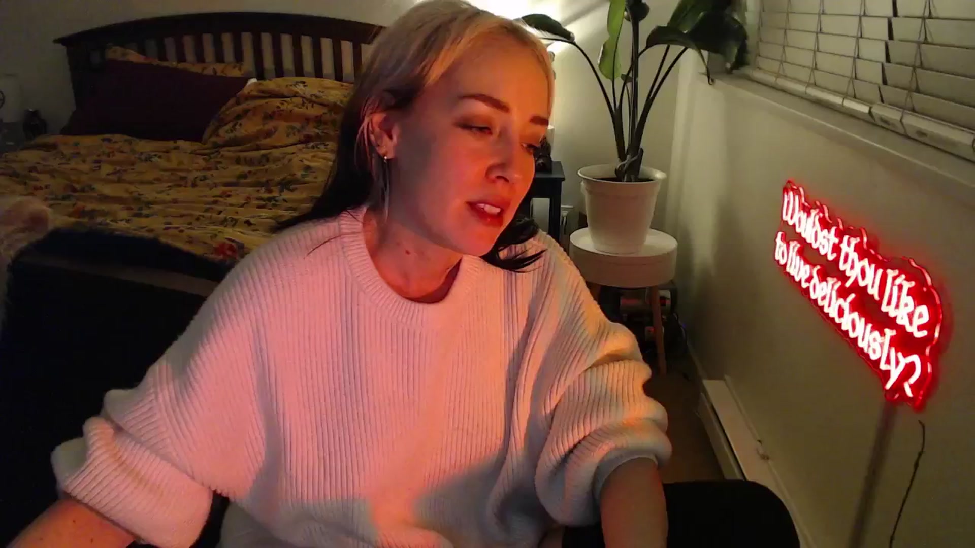 Gallery image thumbnail from NahlaHoney's myfreecams stream on, 12/28/2024, 05:28 image 4 of 20