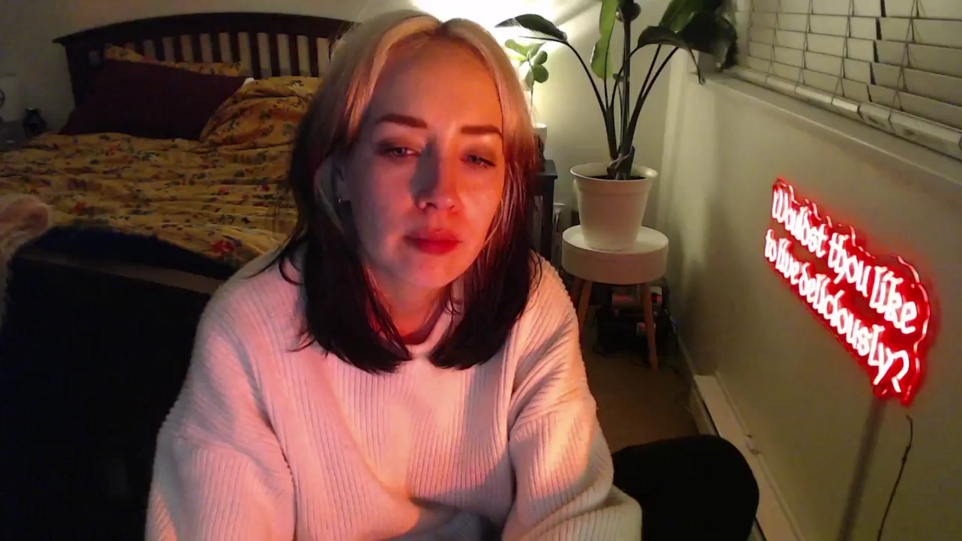 Gallery image thumbnail from NahlaHoney's myfreecams stream on, 12/28/2024, 05:28 image 12 of 20