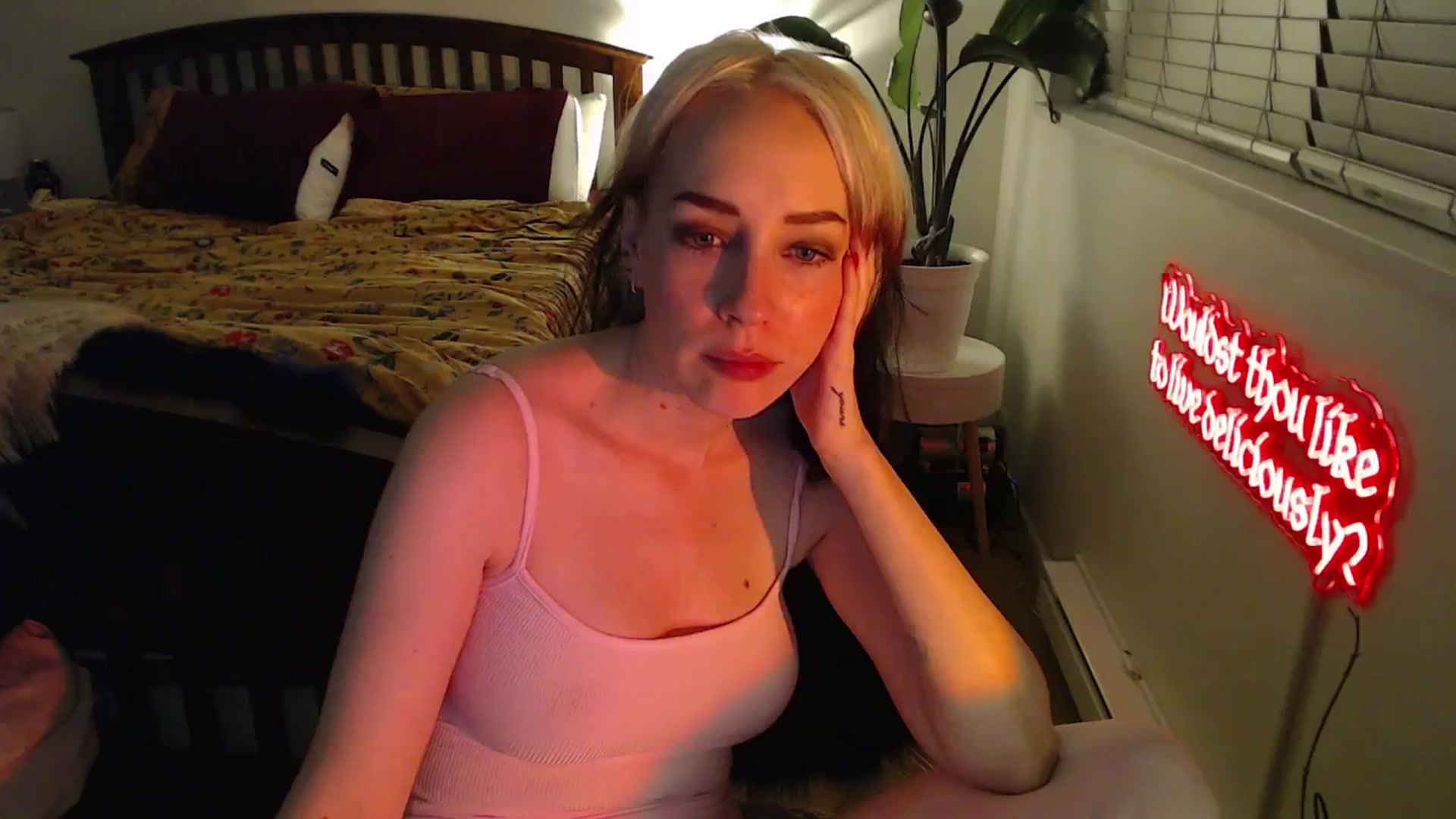 Gallery image thumbnail from NahlaHoney's myfreecams stream on, 12/31/2024, 03:05 image 7 of 20