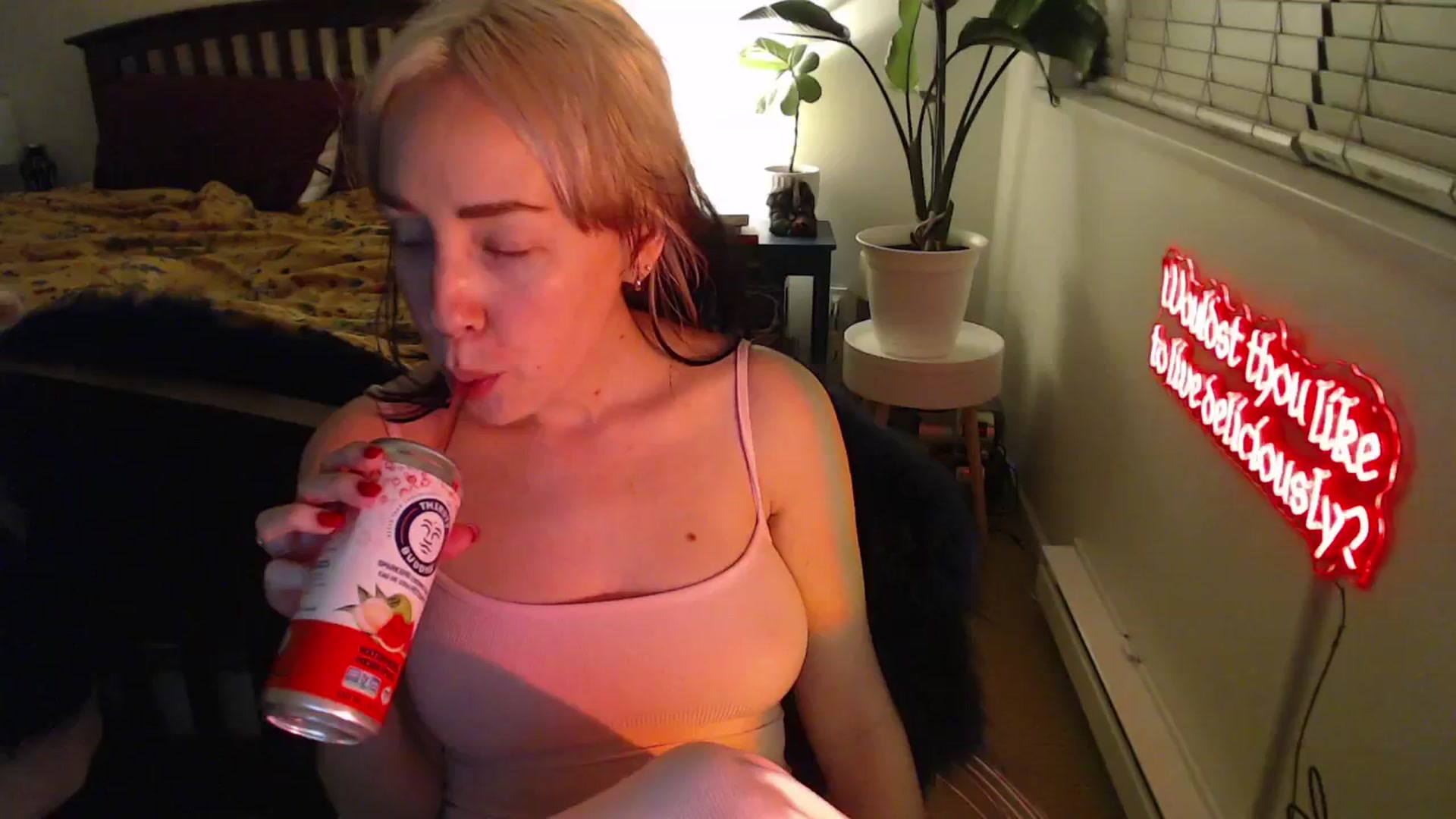 Gallery image thumbnail from NahlaHoney's myfreecams stream on, 01/04/2025, 05:03 image 11 of 20
