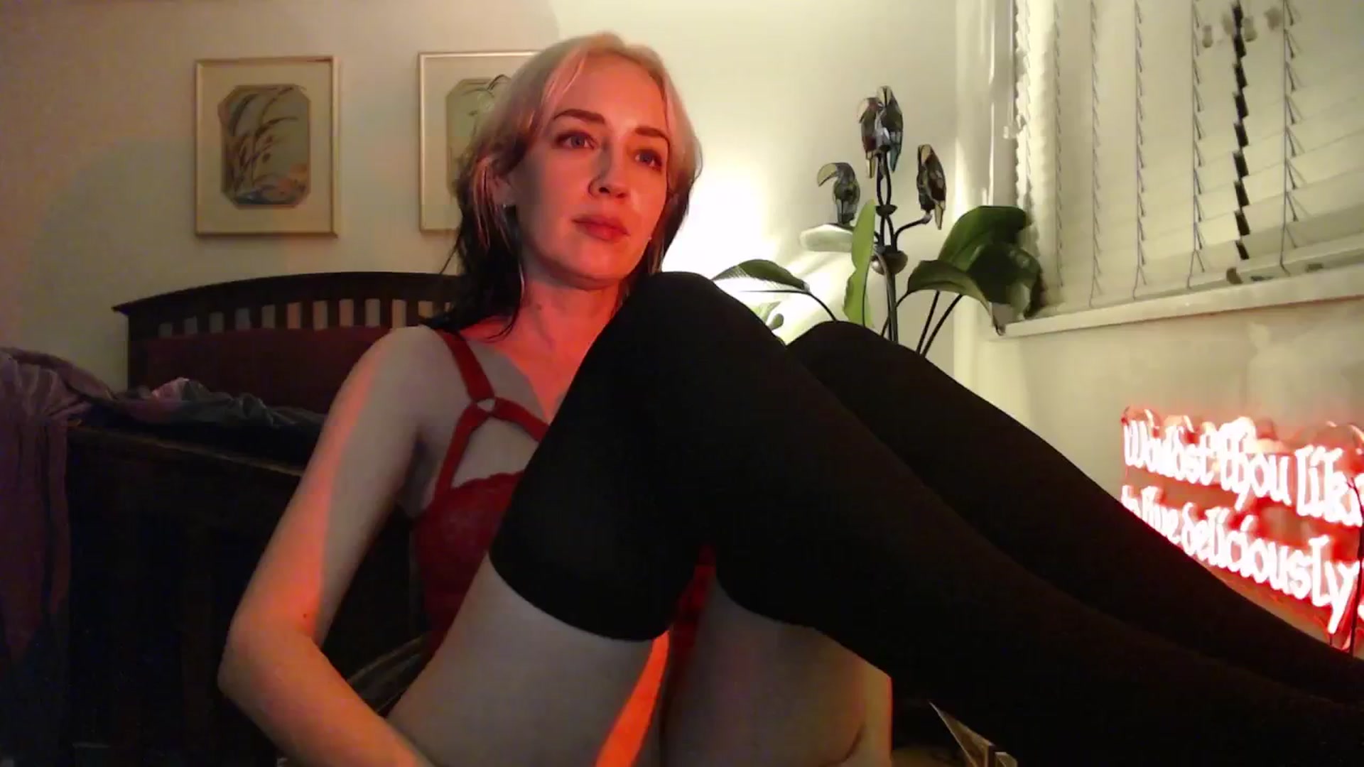 Gallery image thumbnail from NahlaHoney's myfreecams stream on, 01/06/2025, 05:14 image 17 of 20
