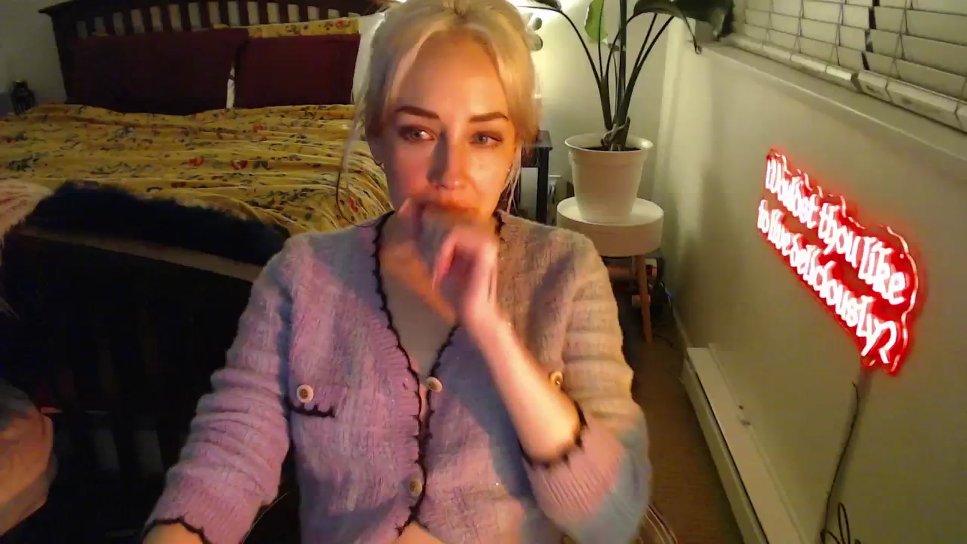 Gallery image thumbnail from NahlaHoney's myfreecams stream on, 01/06/2025, 05:14 image 7 of 20