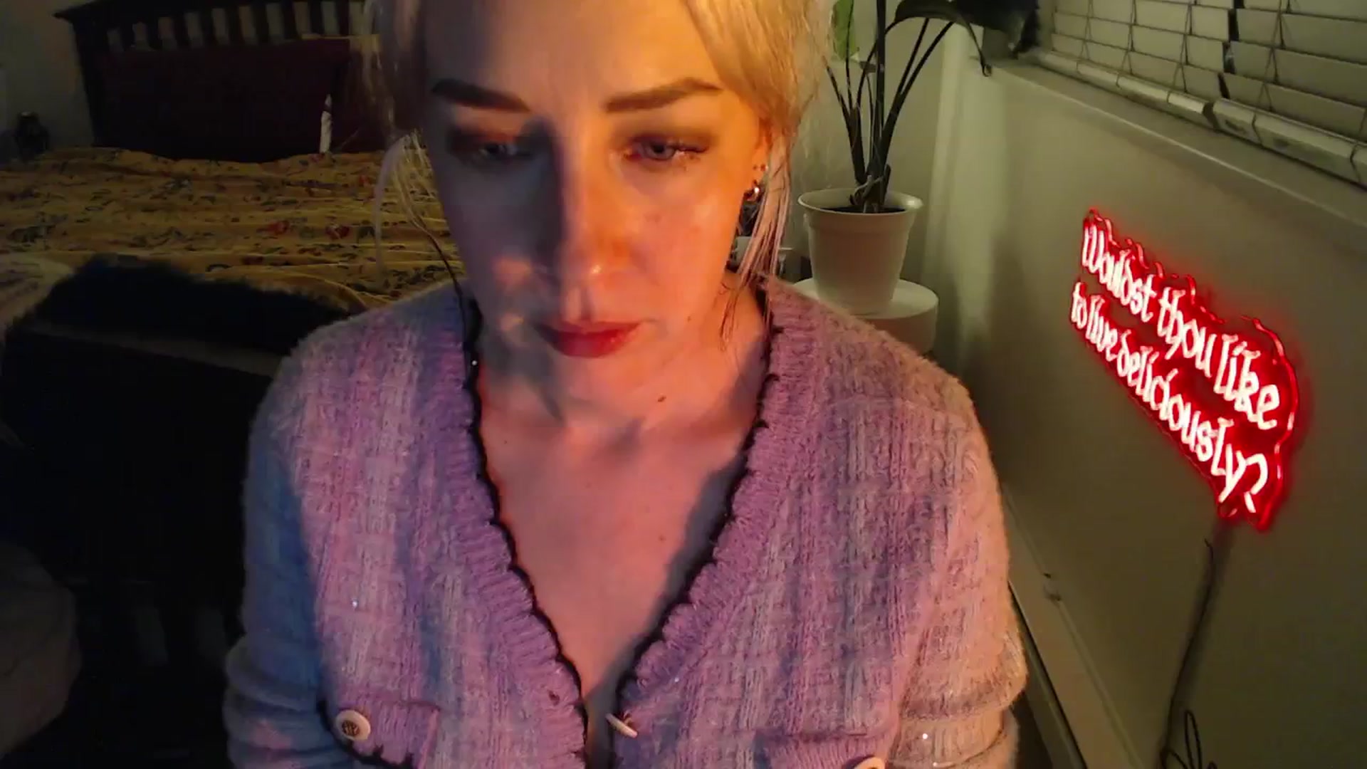 Gallery image thumbnail from NahlaHoney's myfreecams stream on, 01/06/2025, 05:14 image 6 of 20