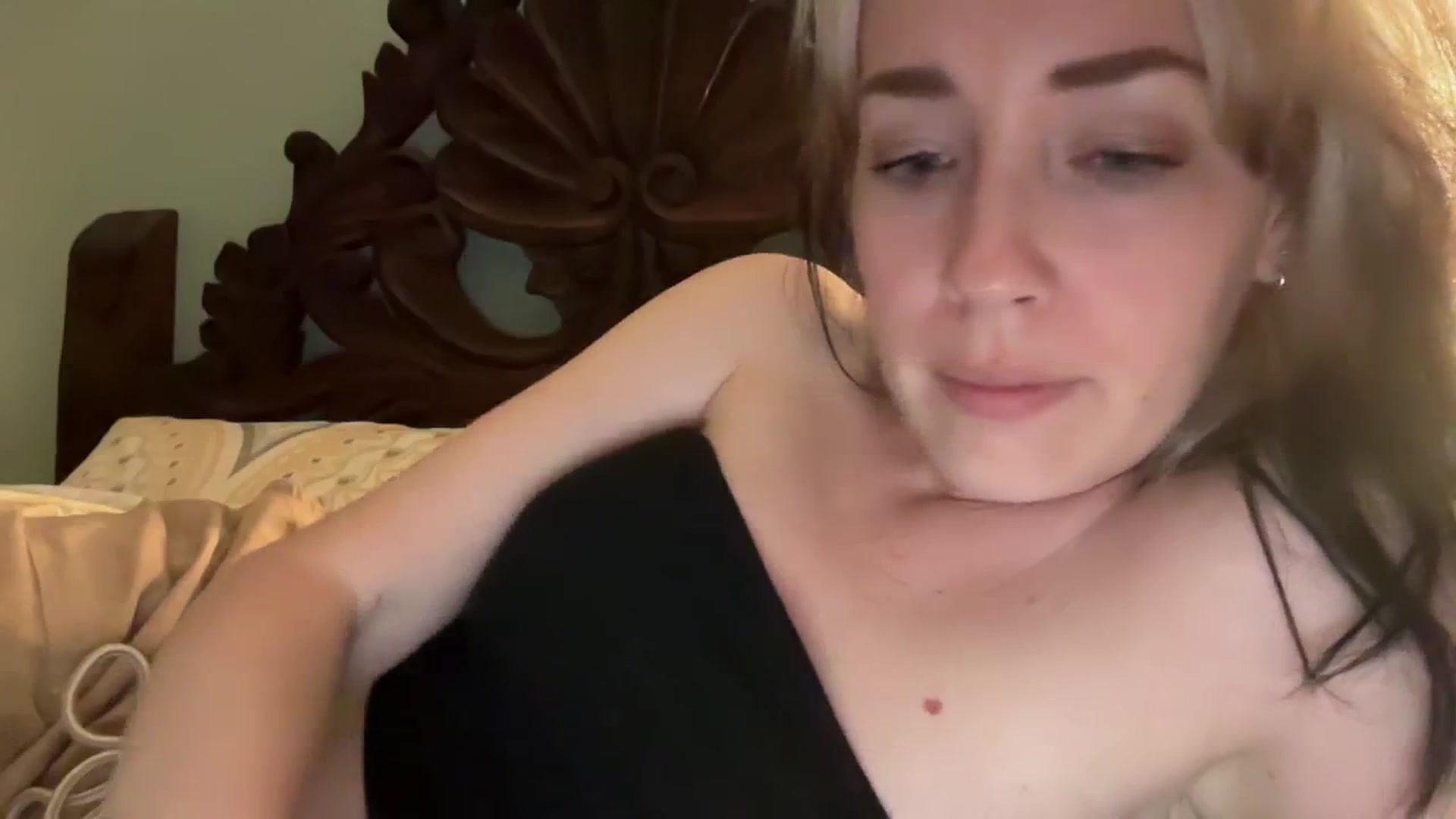 Gallery image thumbnail from NahlaHoney's myfreecams stream on, 01/15/2025, 04:30 image 14 of 20