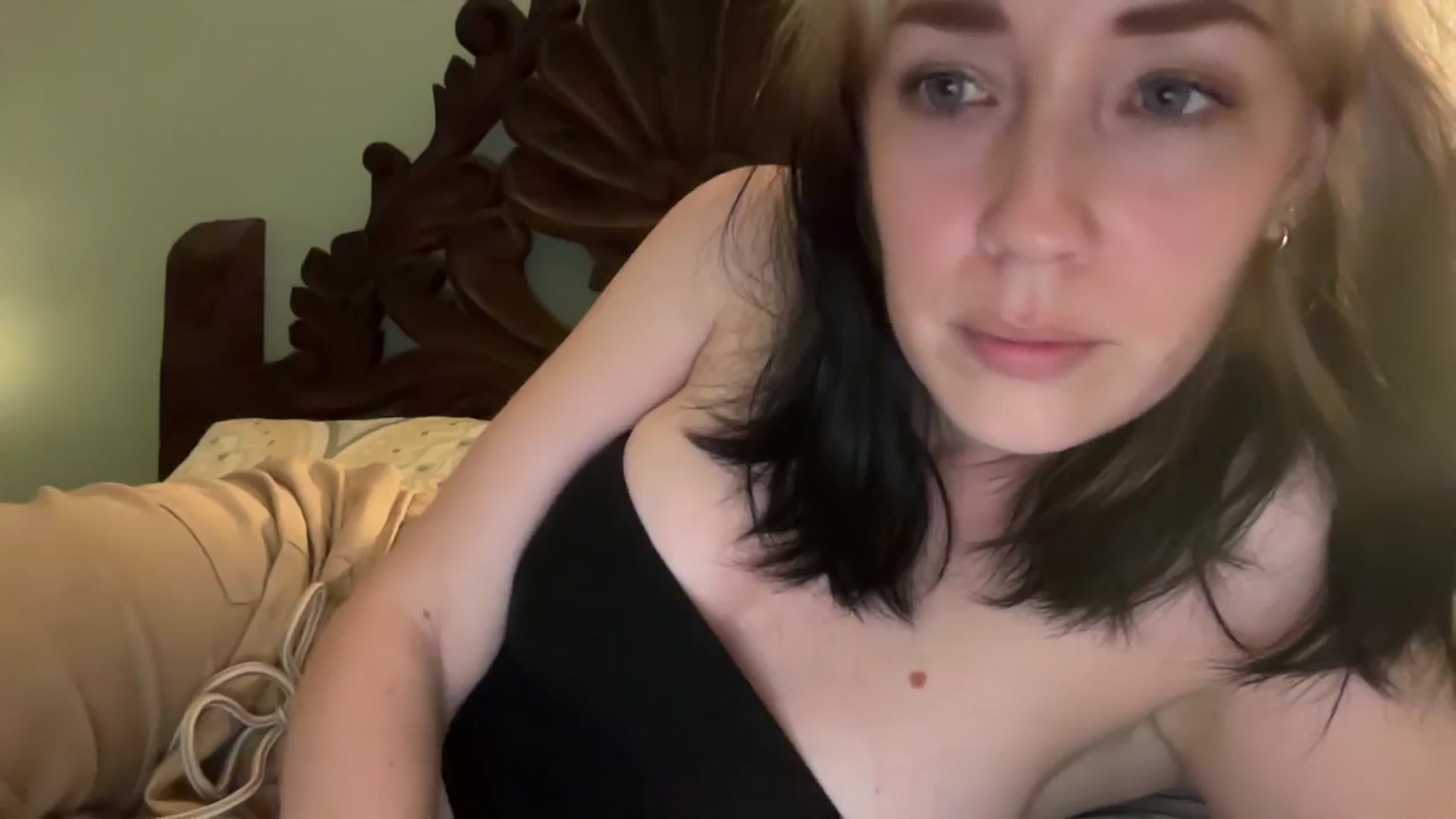 Gallery image thumbnail from NahlaHoney's myfreecams stream on, 01/15/2025, 04:30 image 16 of 20