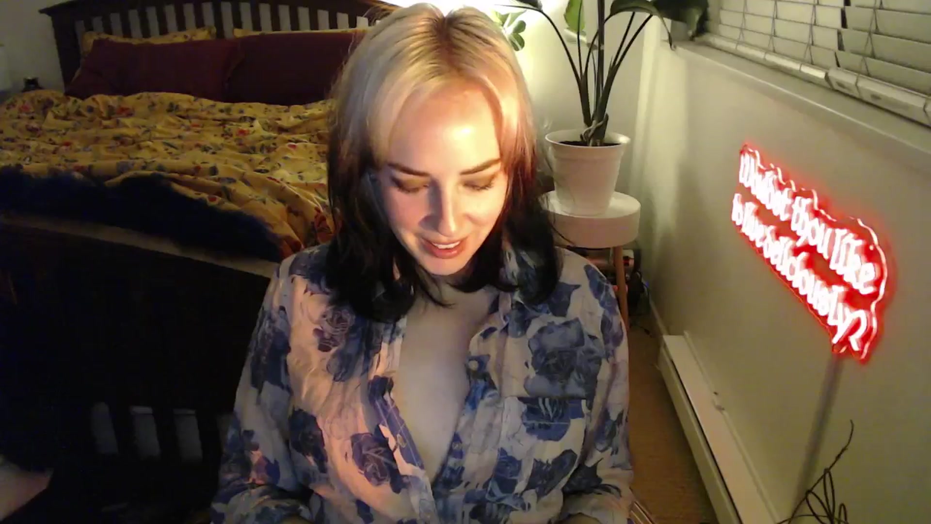 Gallery image thumbnail from NahlaHoney's myfreecams stream on, 01/27/2025, 03:17 image 6 of 20