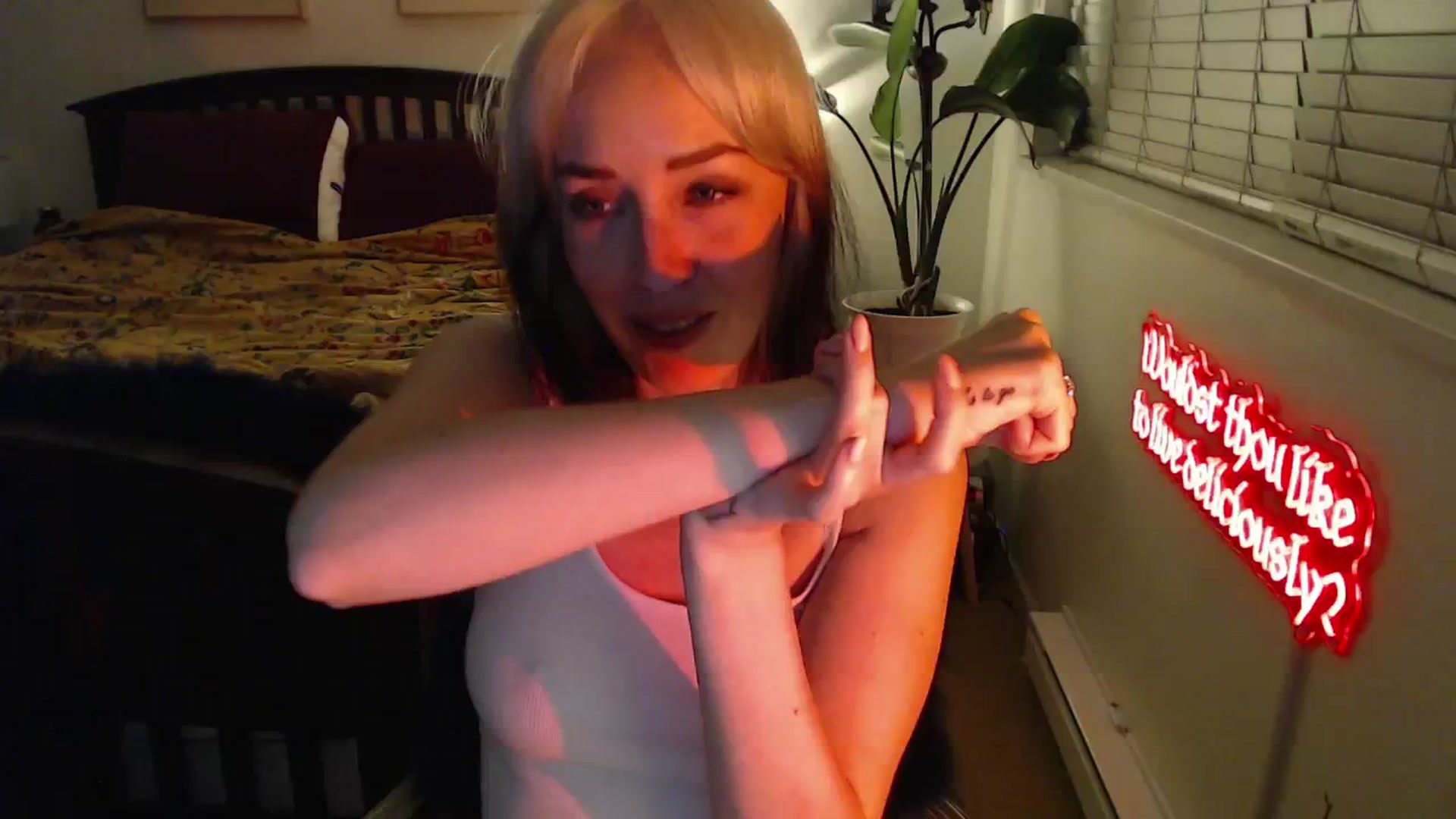 Gallery image thumbnail from NahlaHoney's myfreecams stream on, 01/28/2025, 05:06 image 19 of 20