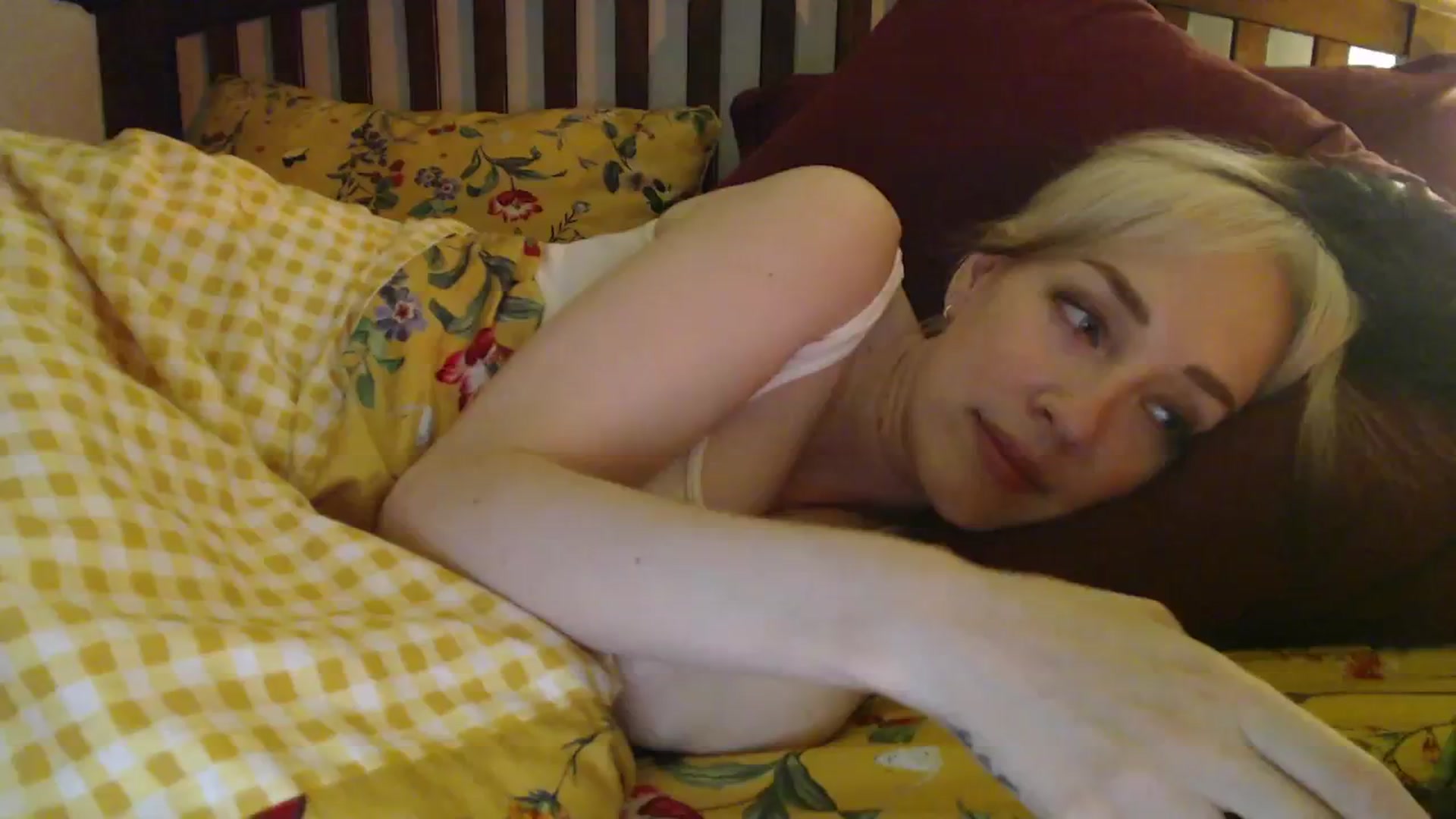 Gallery image thumbnail from NahlaHoney's myfreecams stream on, 01/28/2025, 05:40 image 8 of 20