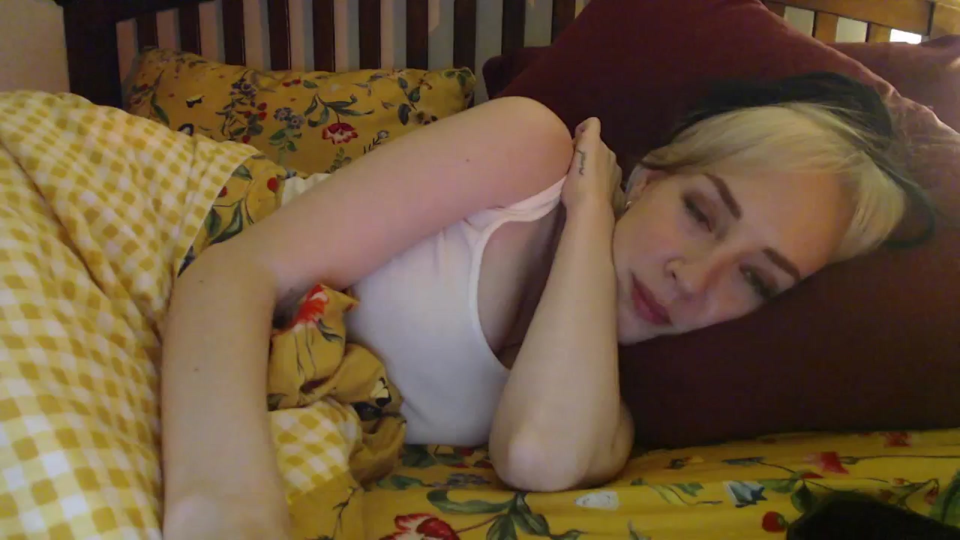 Gallery image thumbnail from NahlaHoney's myfreecams stream on, 01/28/2025, 05:40 image 17 of 20