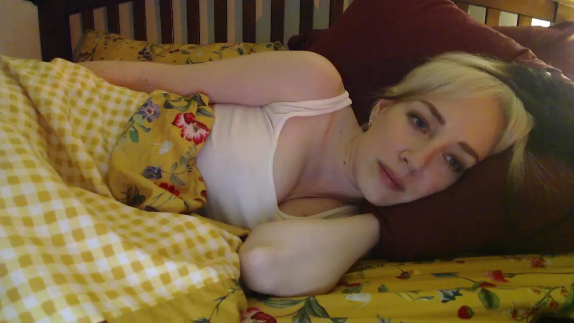 Gallery image thumbnail from NahlaHoney's myfreecams stream on, 01/28/2025, 05:40 image 13 of 20