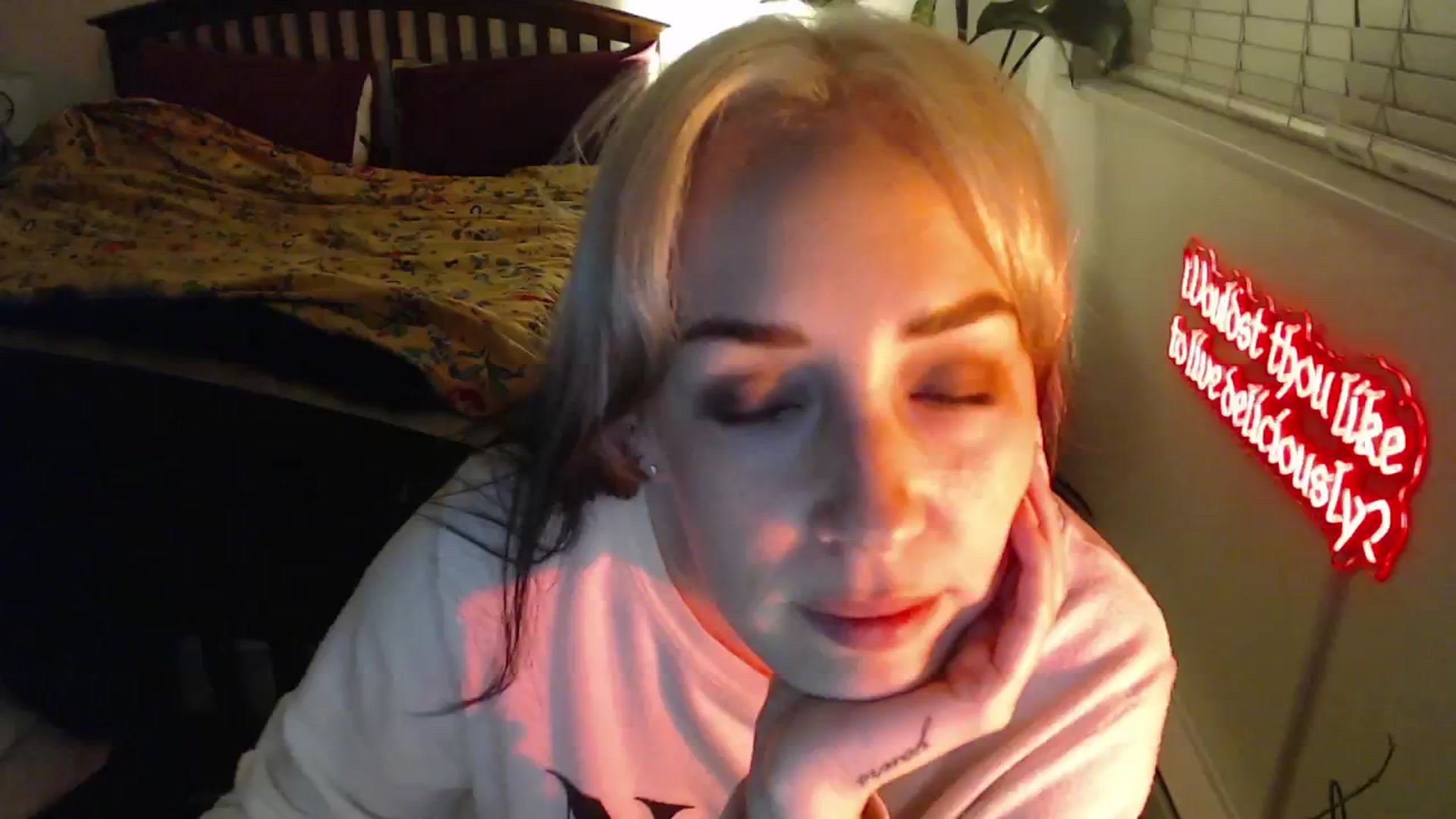 Gallery image thumbnail from NahlaHoney's myfreecams stream on, 01/29/2025, 05:36 image 12 of 20