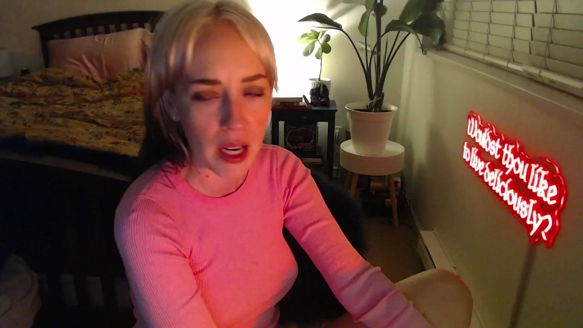 Gallery image thumbnail from NahlaHoney's myfreecams stream on, 02/06/2025, 04:43 image 1 of 20