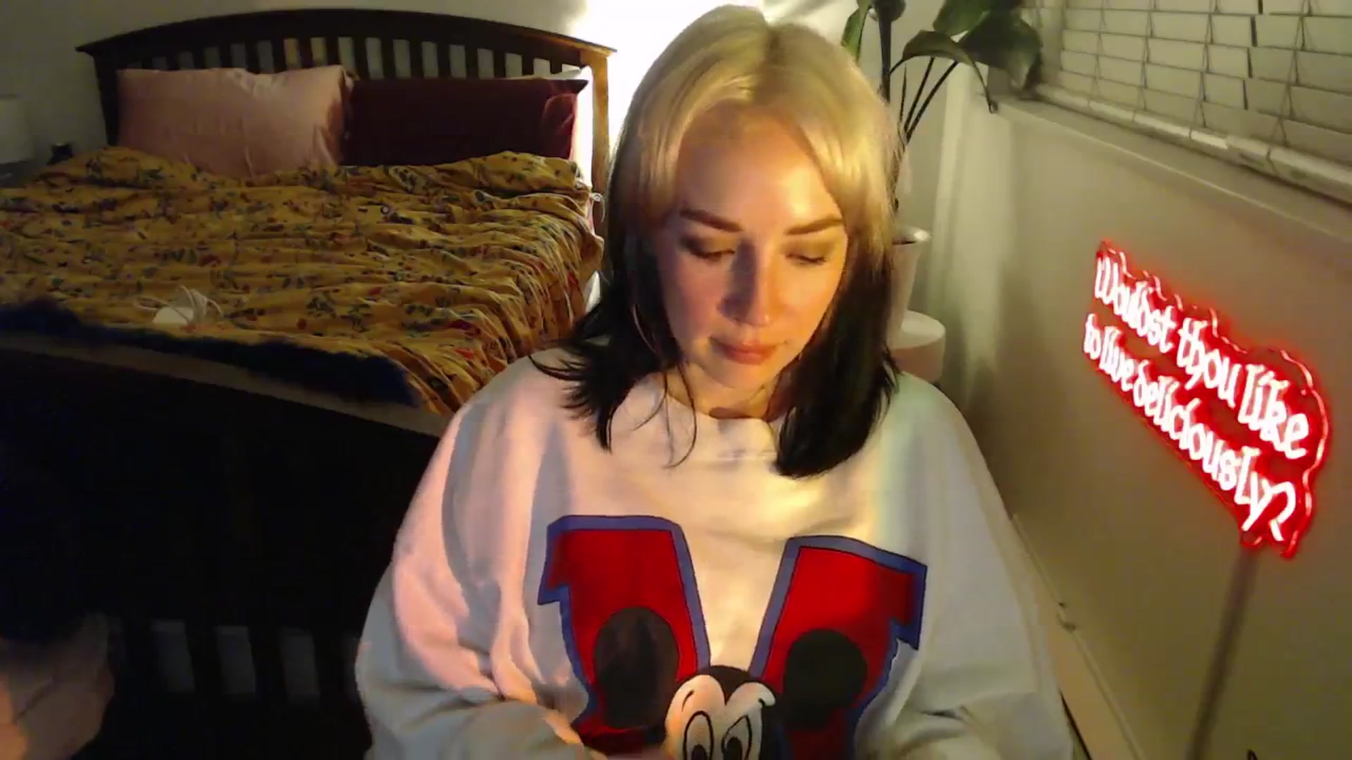 Gallery image thumbnail from NahlaHoney's myfreecams stream on, 02/07/2025, 04:39 image 8 of 20