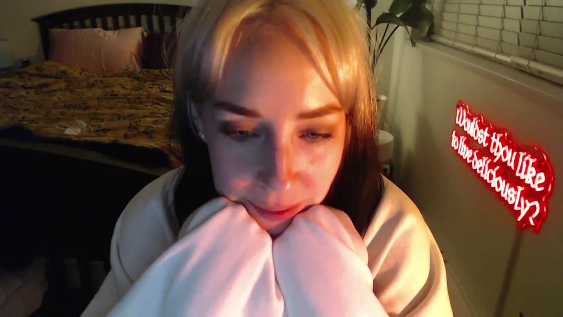 Gallery image thumbnail from NahlaHoney's myfreecams stream on, 02/07/2025, 04:39 image 16 of 20