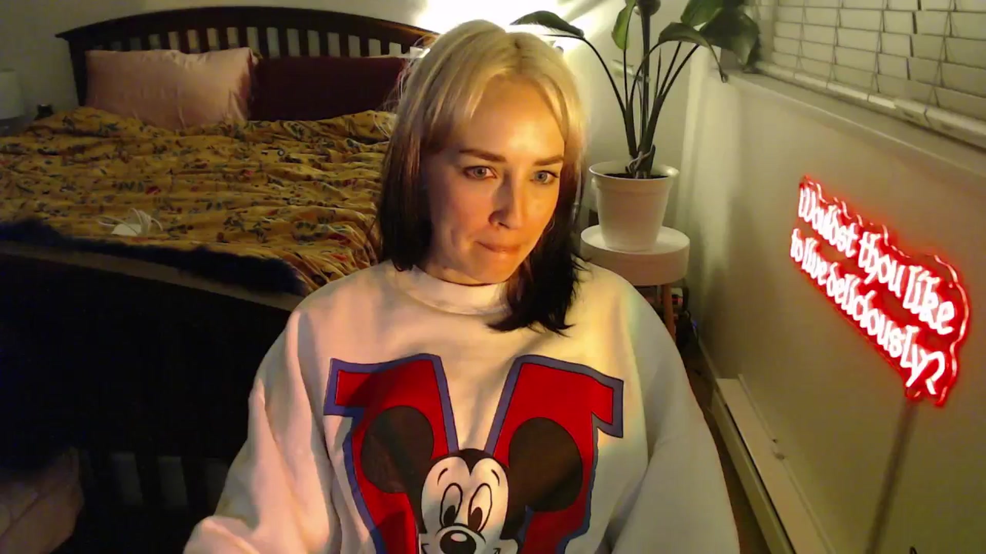 Gallery image thumbnail from NahlaHoney's myfreecams stream on, 02/07/2025, 04:39 image 19 of 20