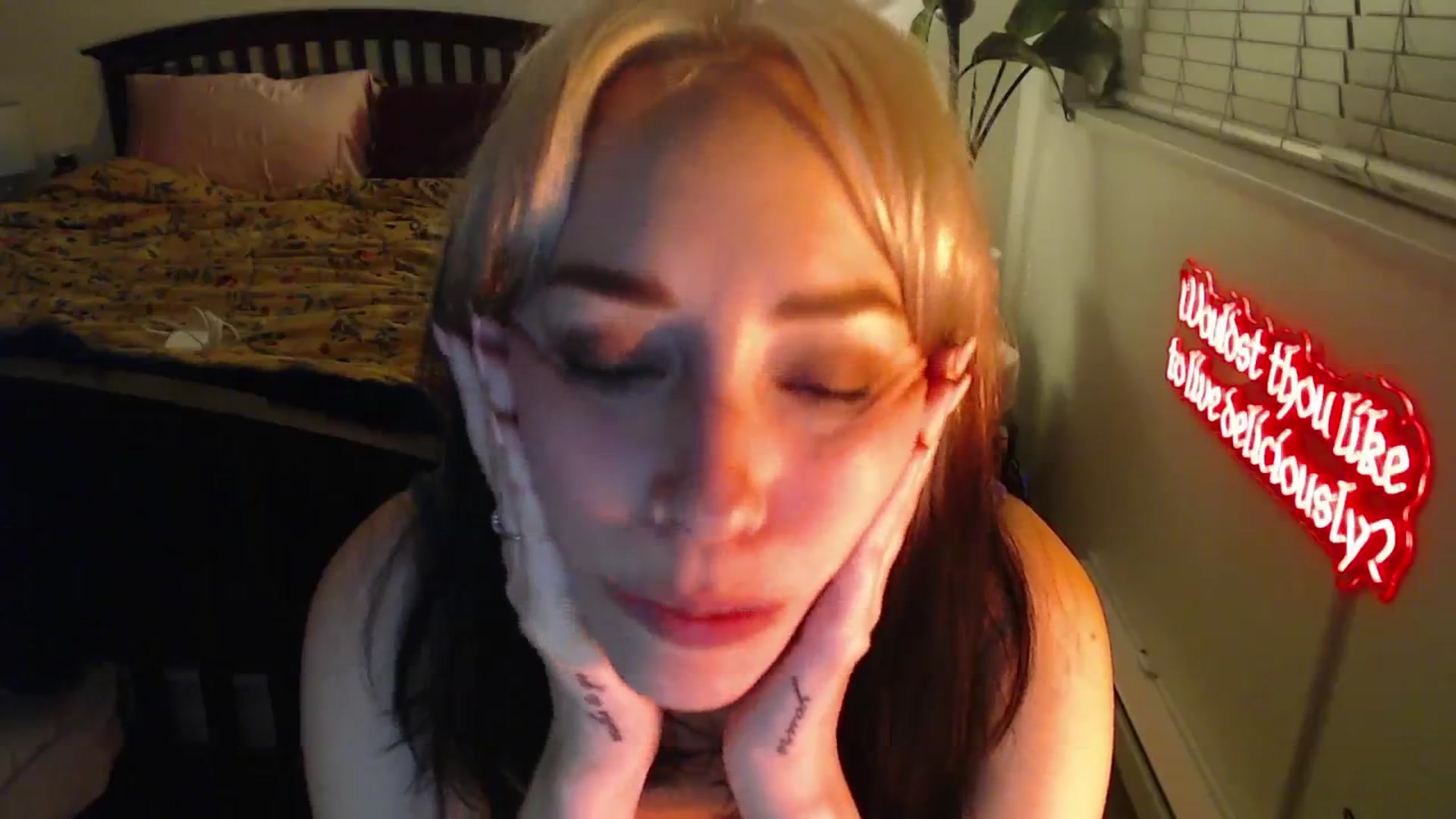 Gallery image thumbnail from NahlaHoney's myfreecams stream on, 02/07/2025, 04:39 image 6 of 20