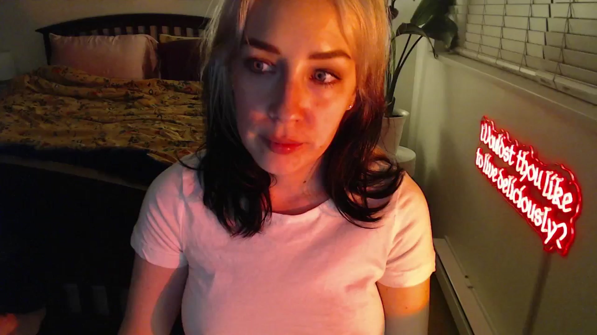 Gallery image thumbnail from NahlaHoney's myfreecams stream on, 02/10/2025, 05:31 image 1 of 20